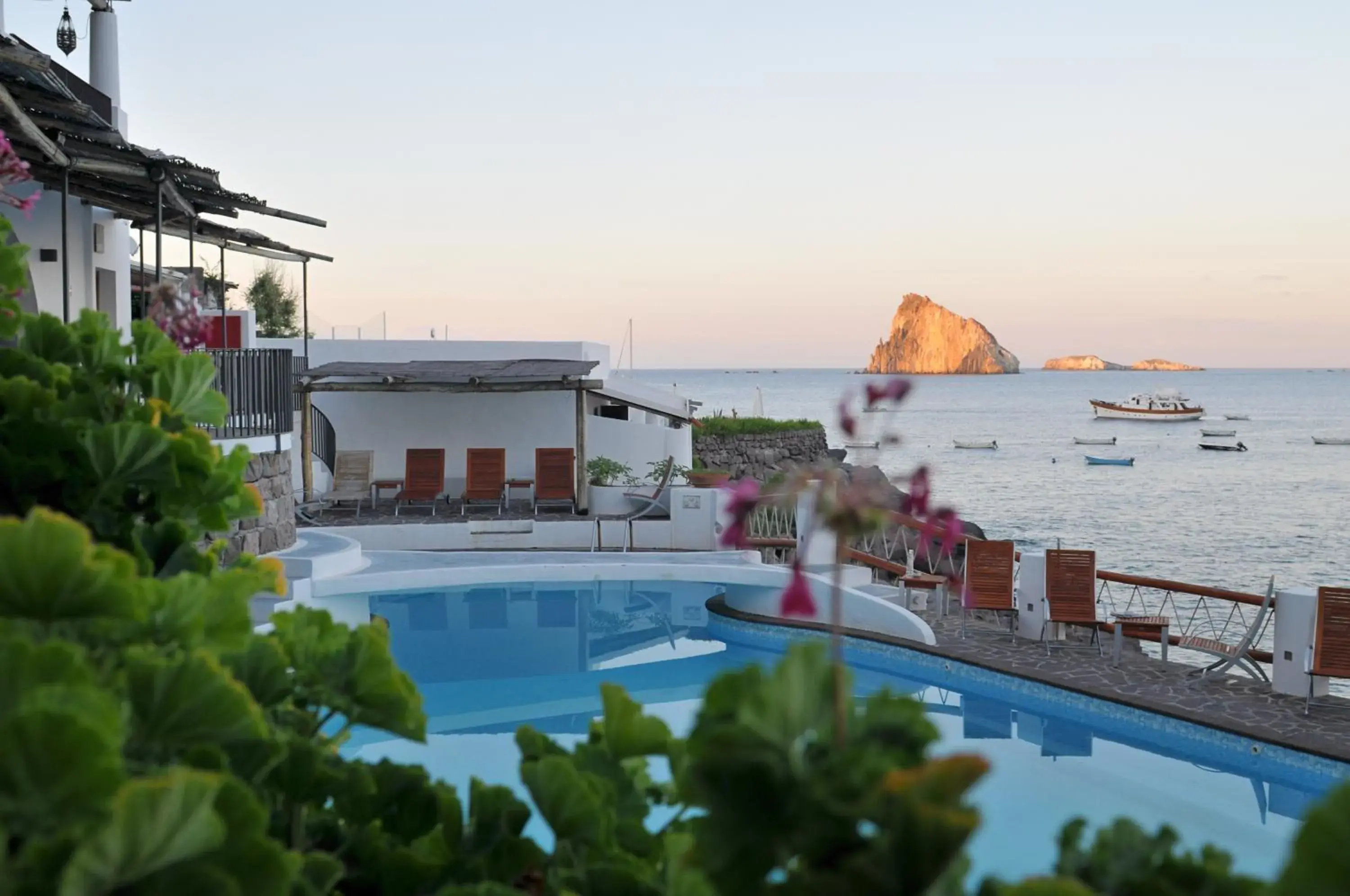 Swimming Pool in Hotel Cincotta