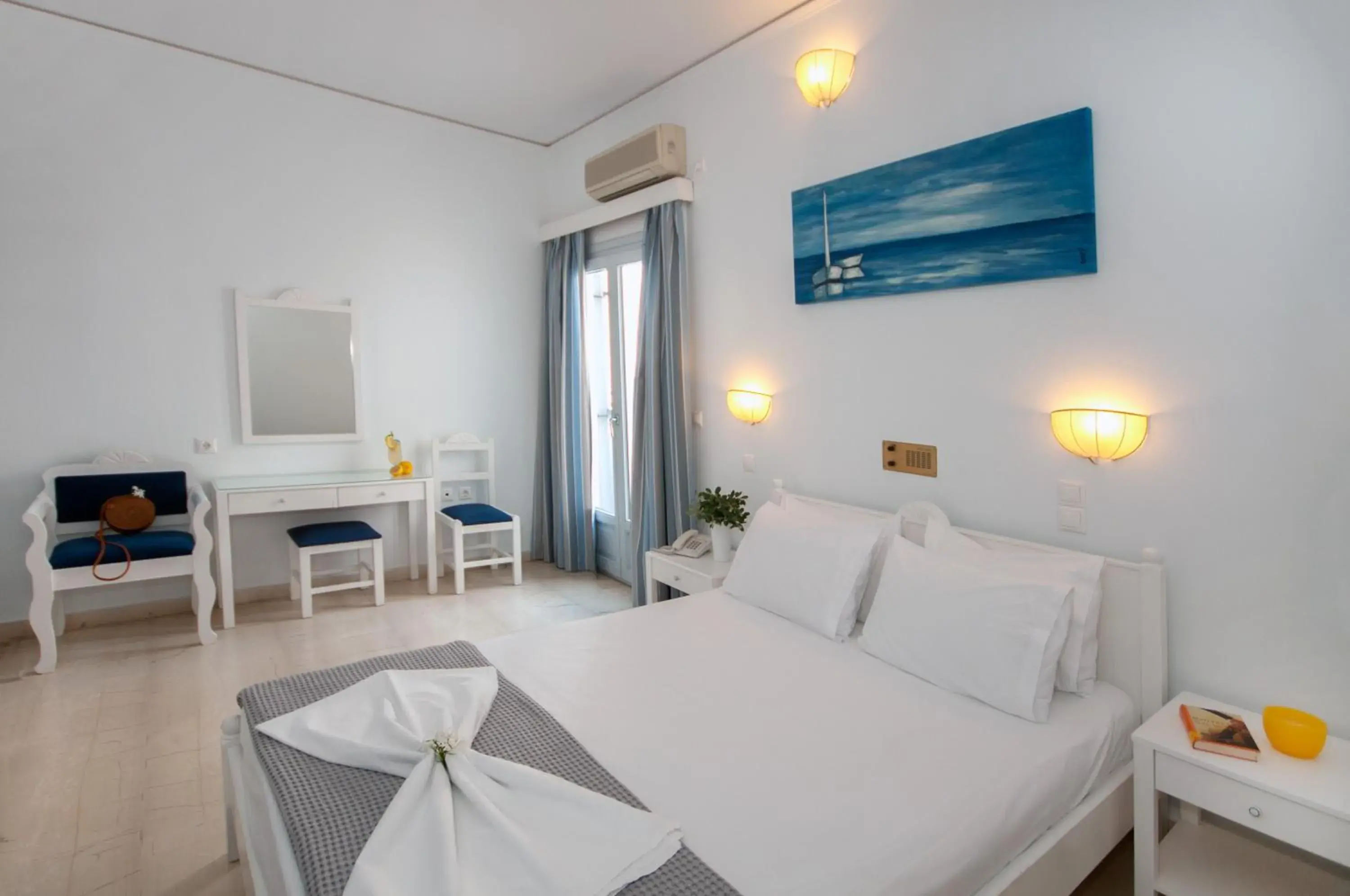 Superior Twin Room in Glaros Hotel Superior Twin Room in Glaros Hotel