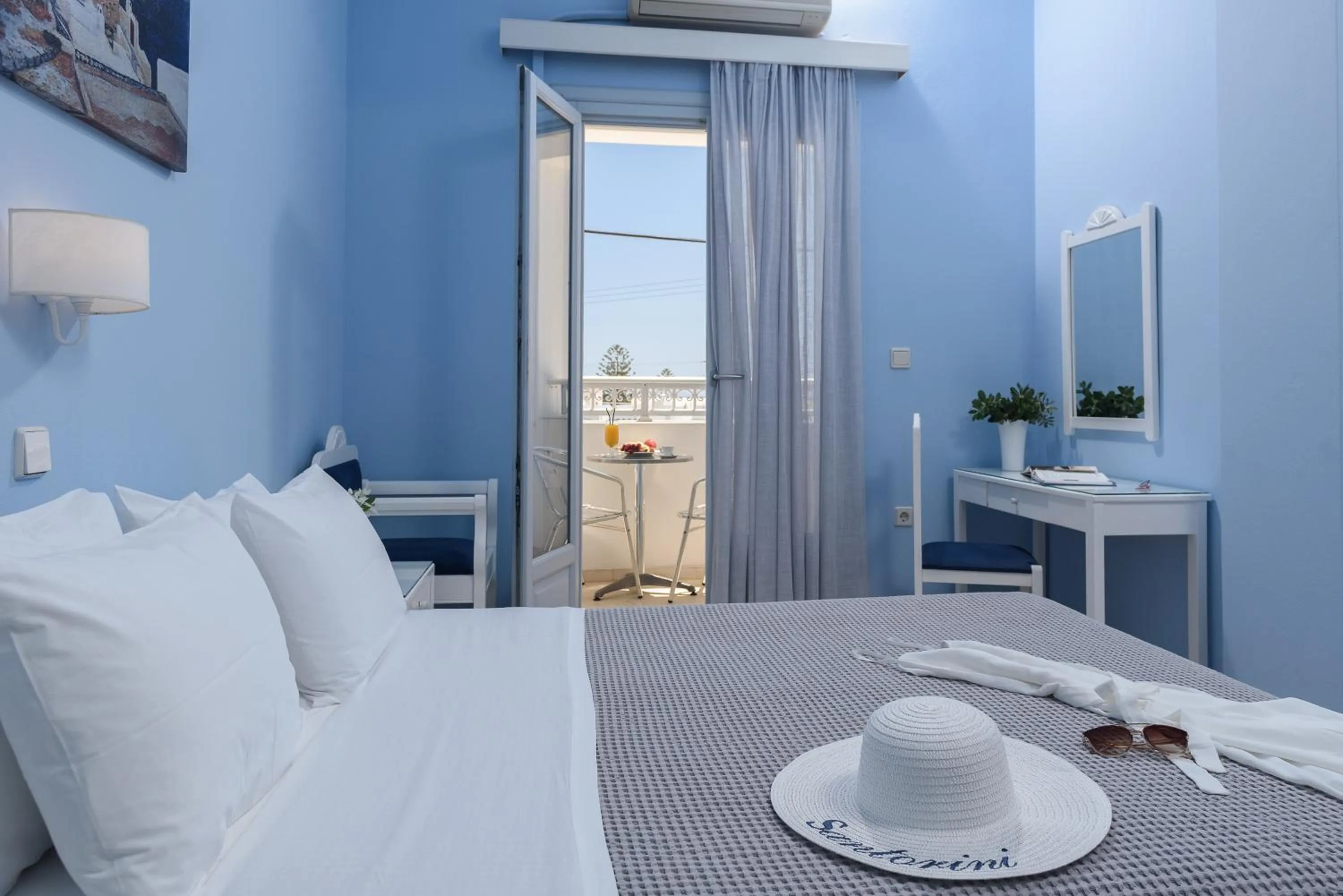 Photo of the whole room, Bed in Glaros Hotel