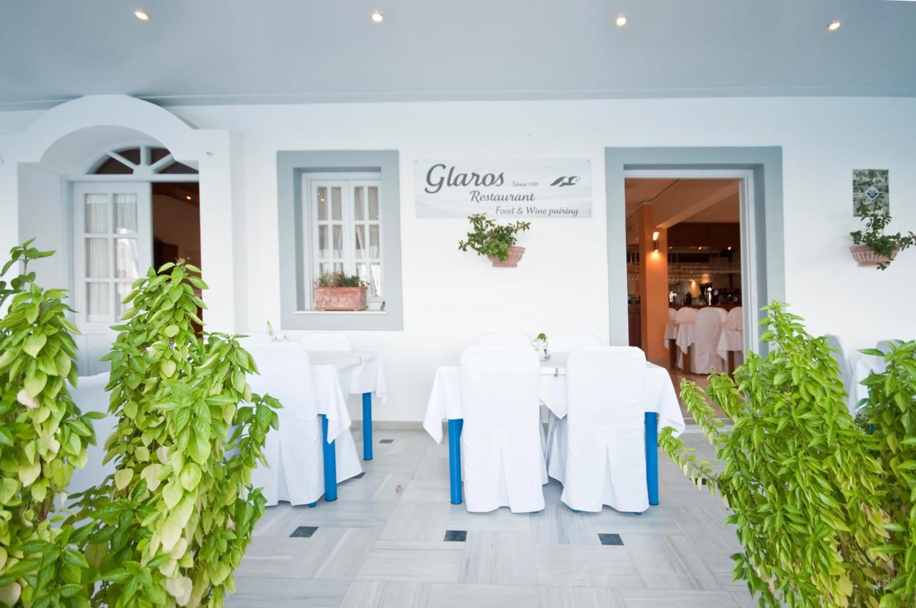 Restaurant/places to eat in Glaros Hotel