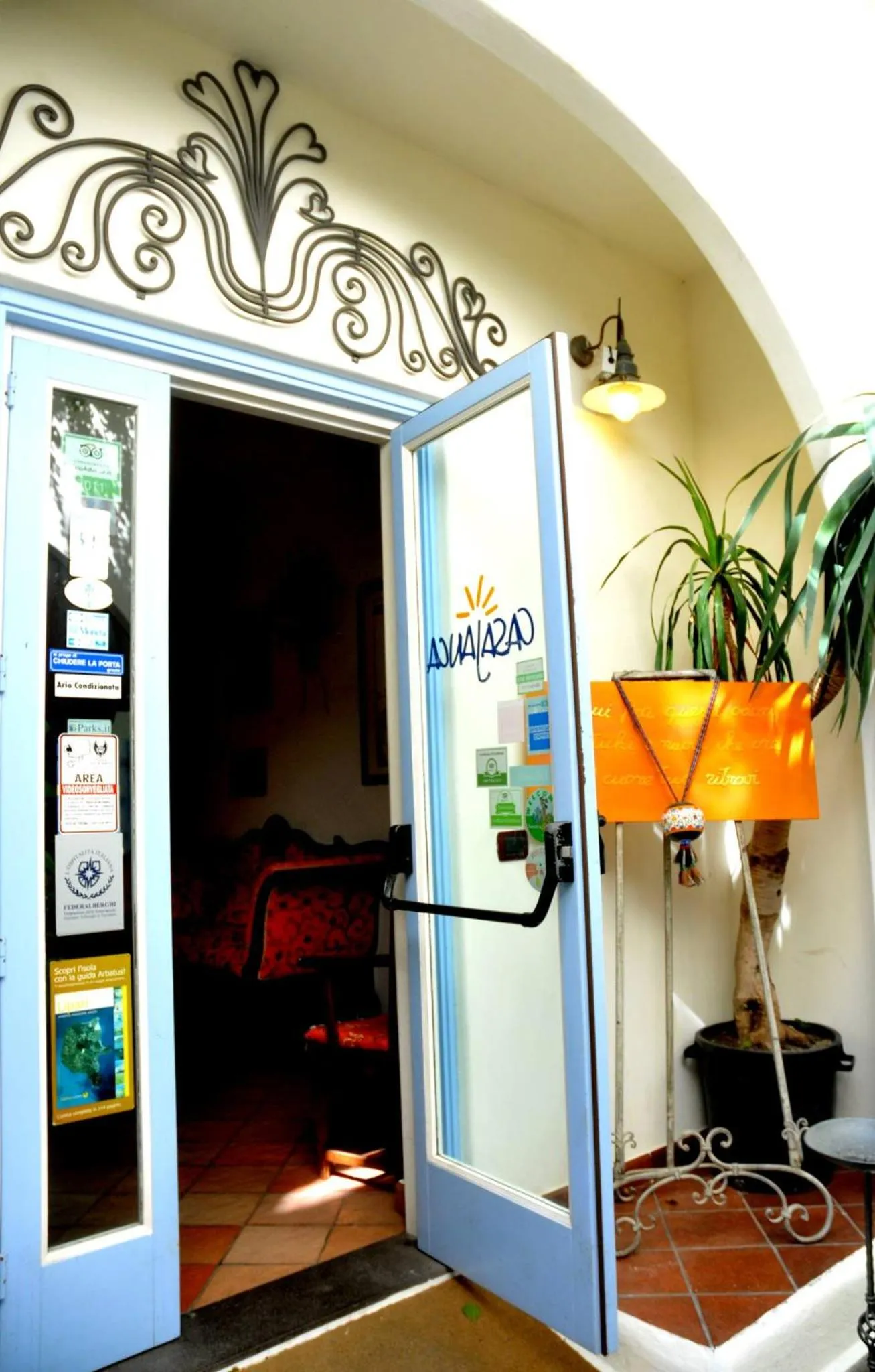 Facade/entrance in Albergo Boutique Casajanca