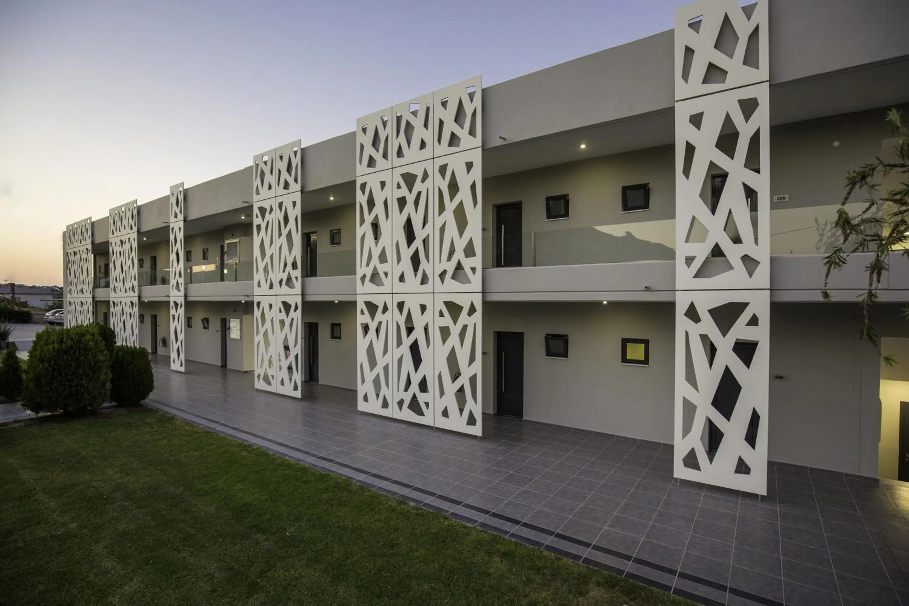 Property building in Malibu Boutique Studios & Bungalows