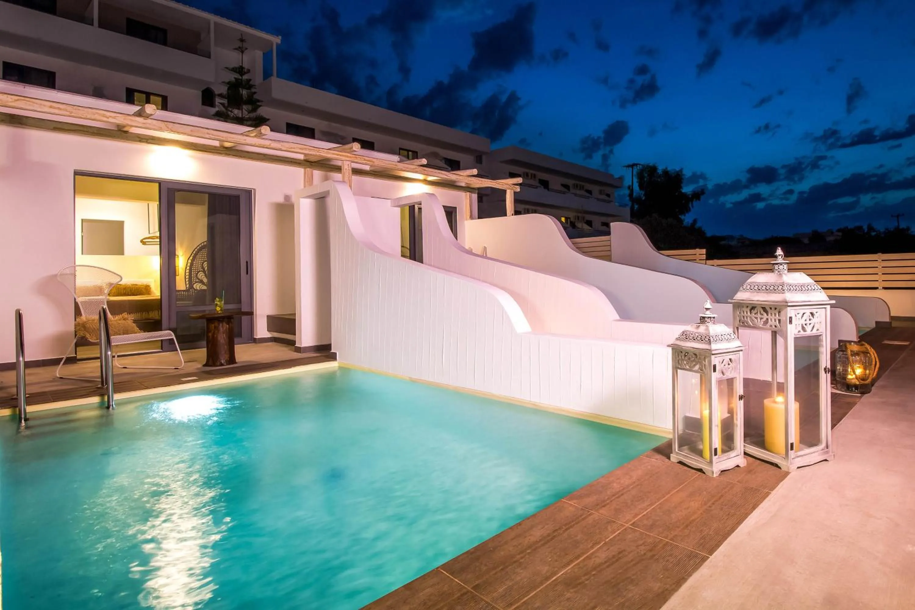 Swimming pool in Malibu Boutique Studios & Bungalows