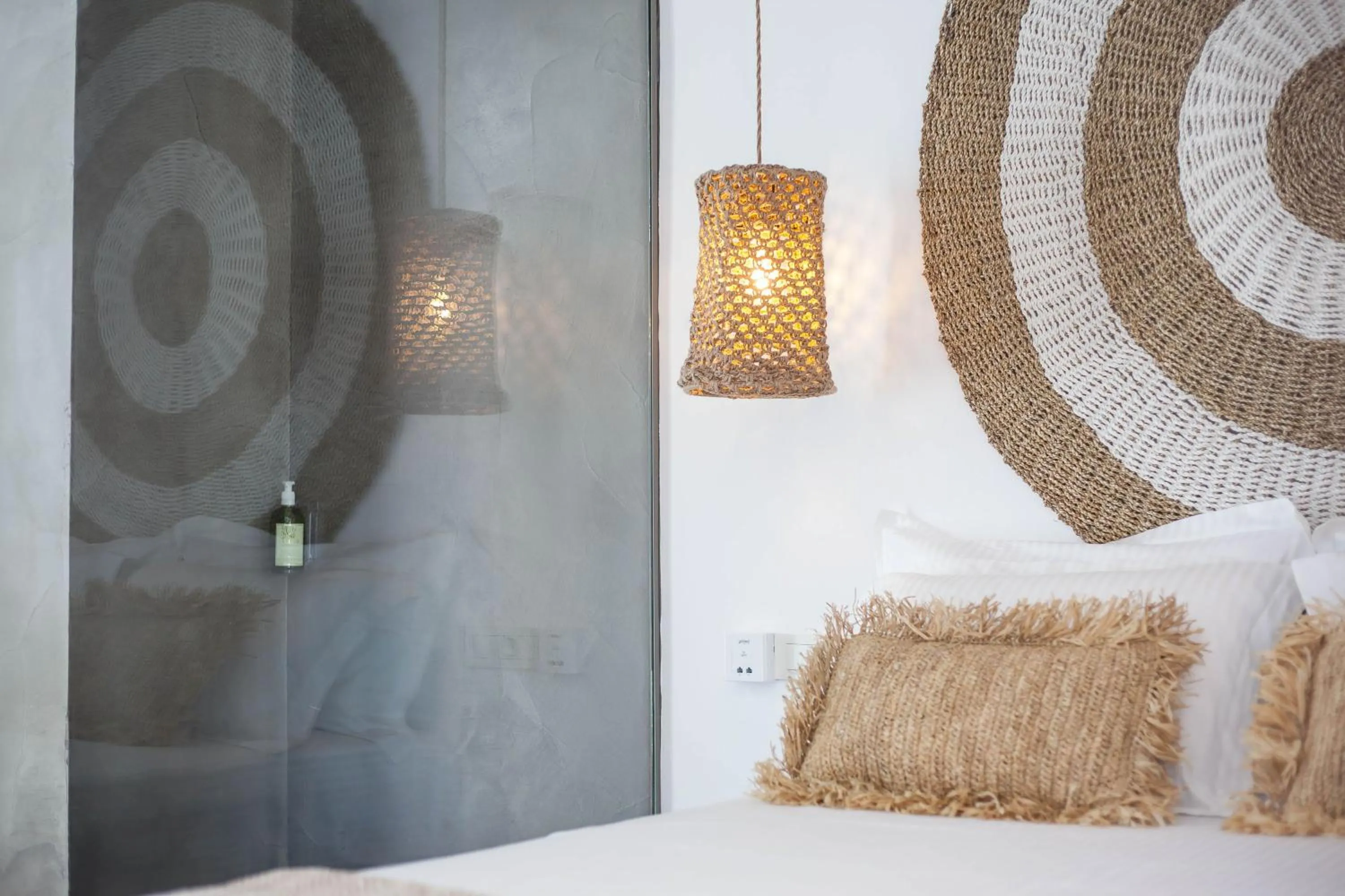 Bathroom, Bed in Malibu Boutique Studios & Bungalows