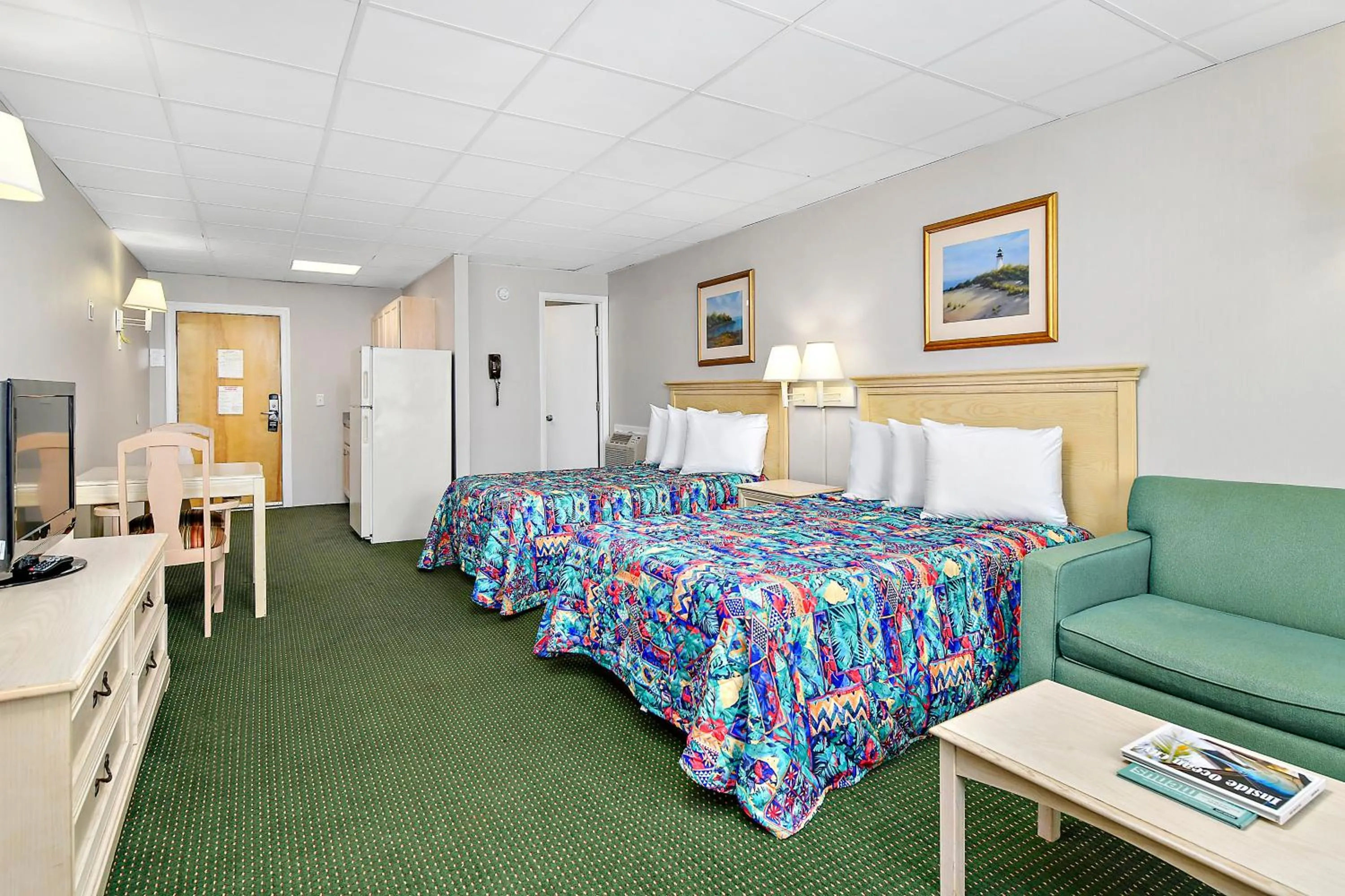 Bed in Surf Inn Suites
