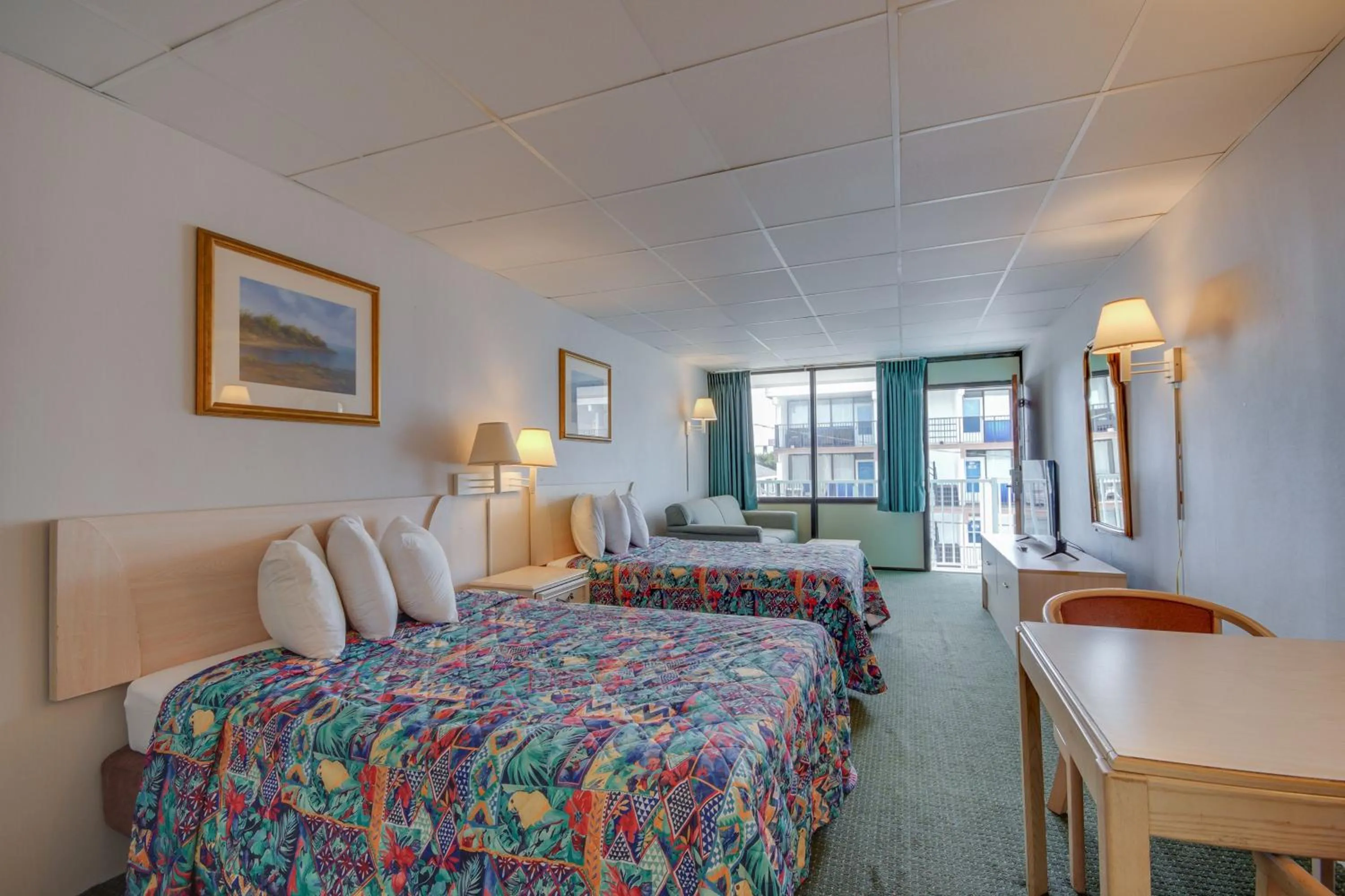 Bed in Surf Inn Suites
