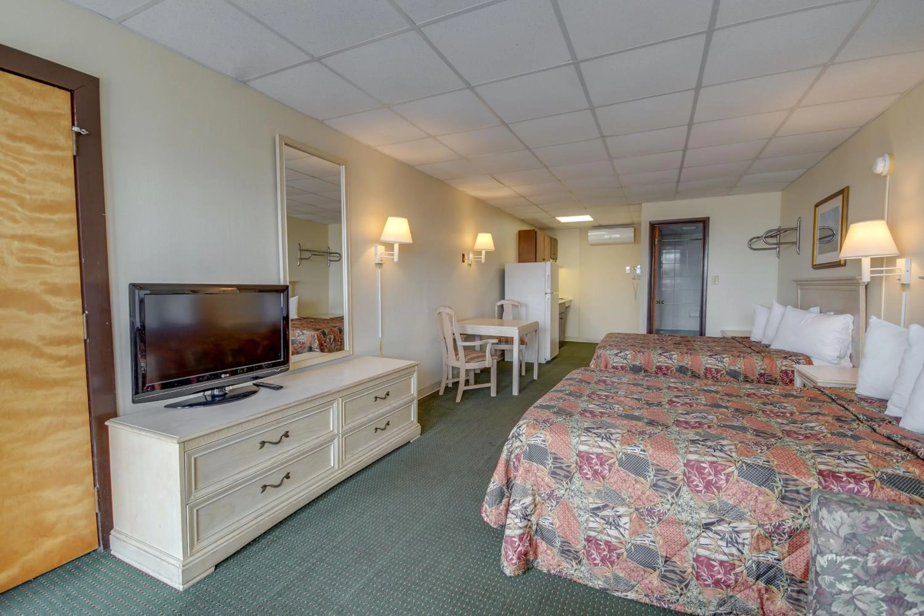 Bed in Surf Inn Suites