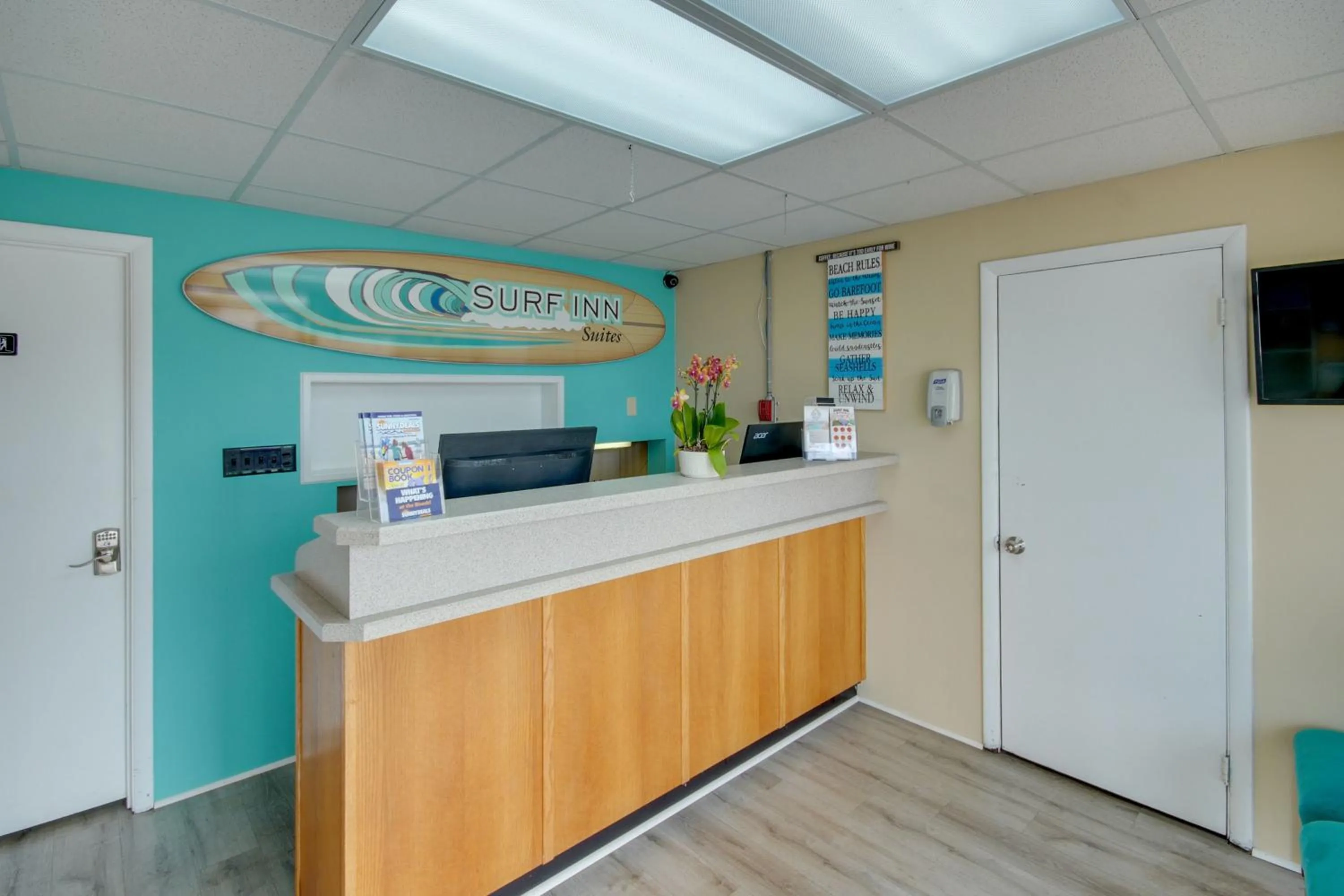 Property building in Surf Inn Suites
