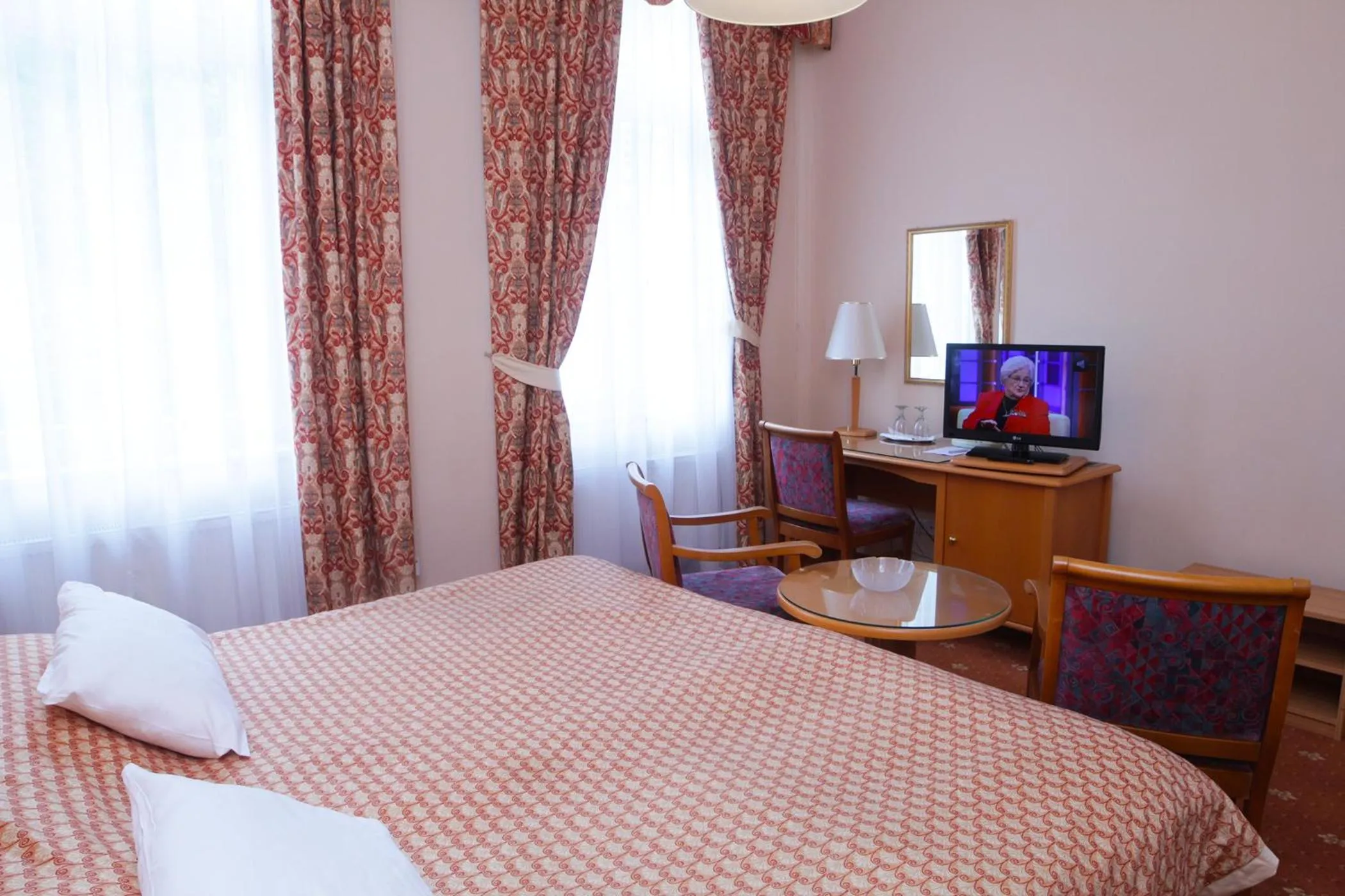 Photo of the whole room, Bed in Hotel Pavlov