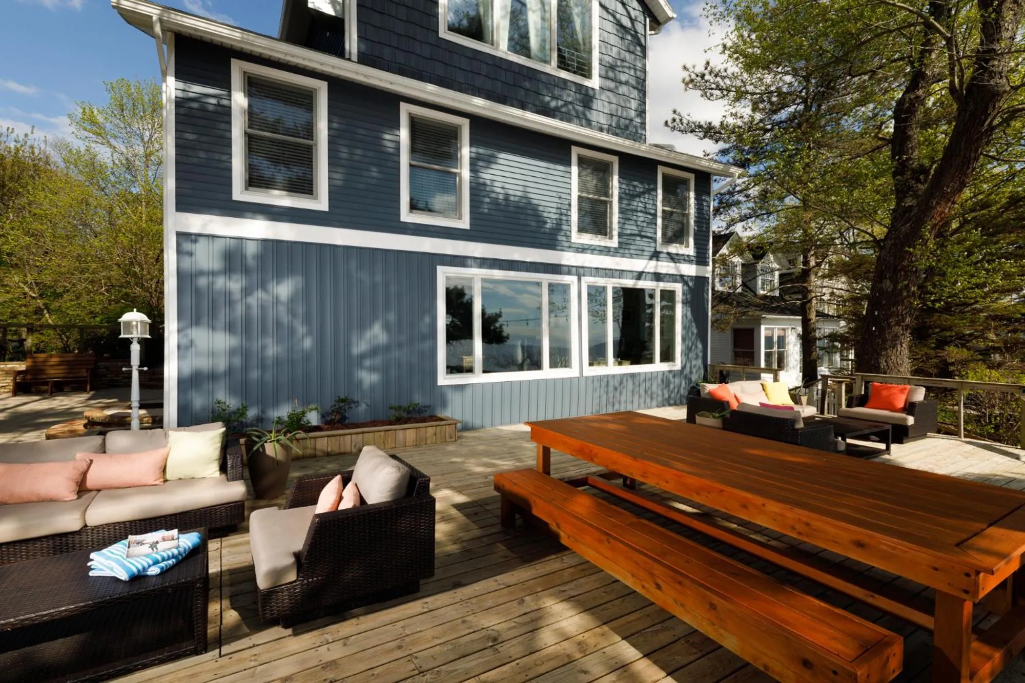 Property building in Looking Glass Beachfront Inn