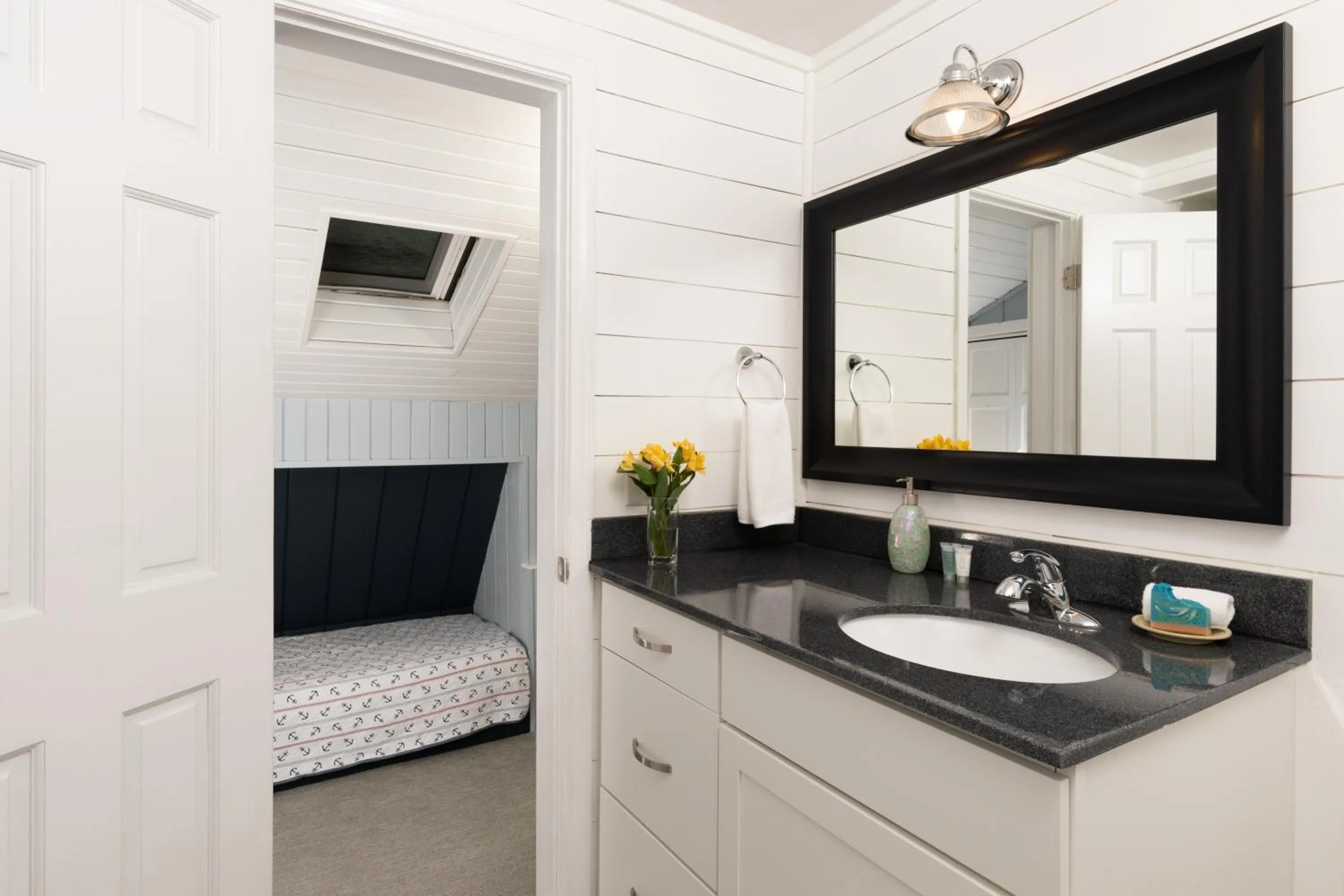 Bathroom in Looking Glass Beachfront Inn