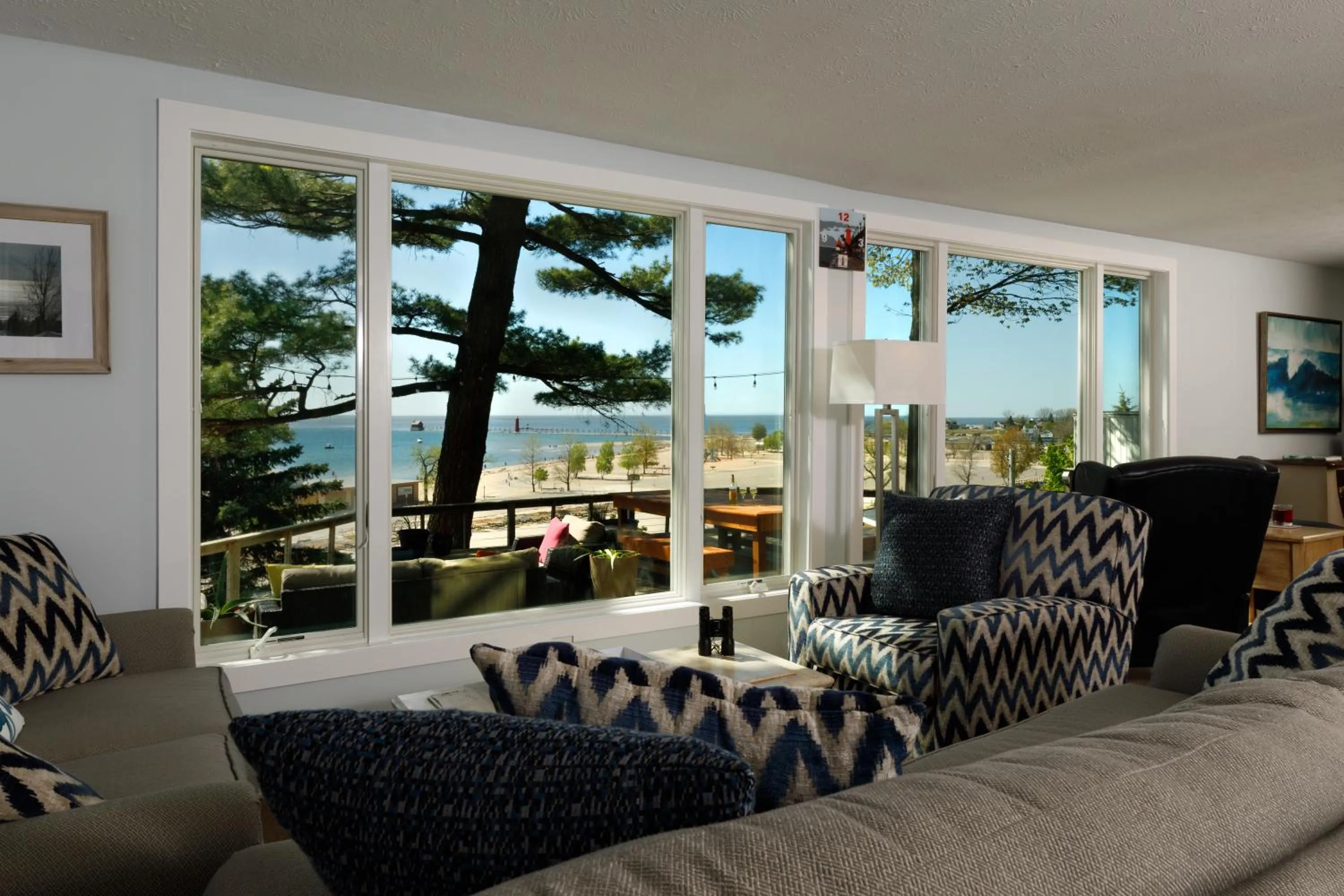 Seating area in Looking Glass Beachfront Inn