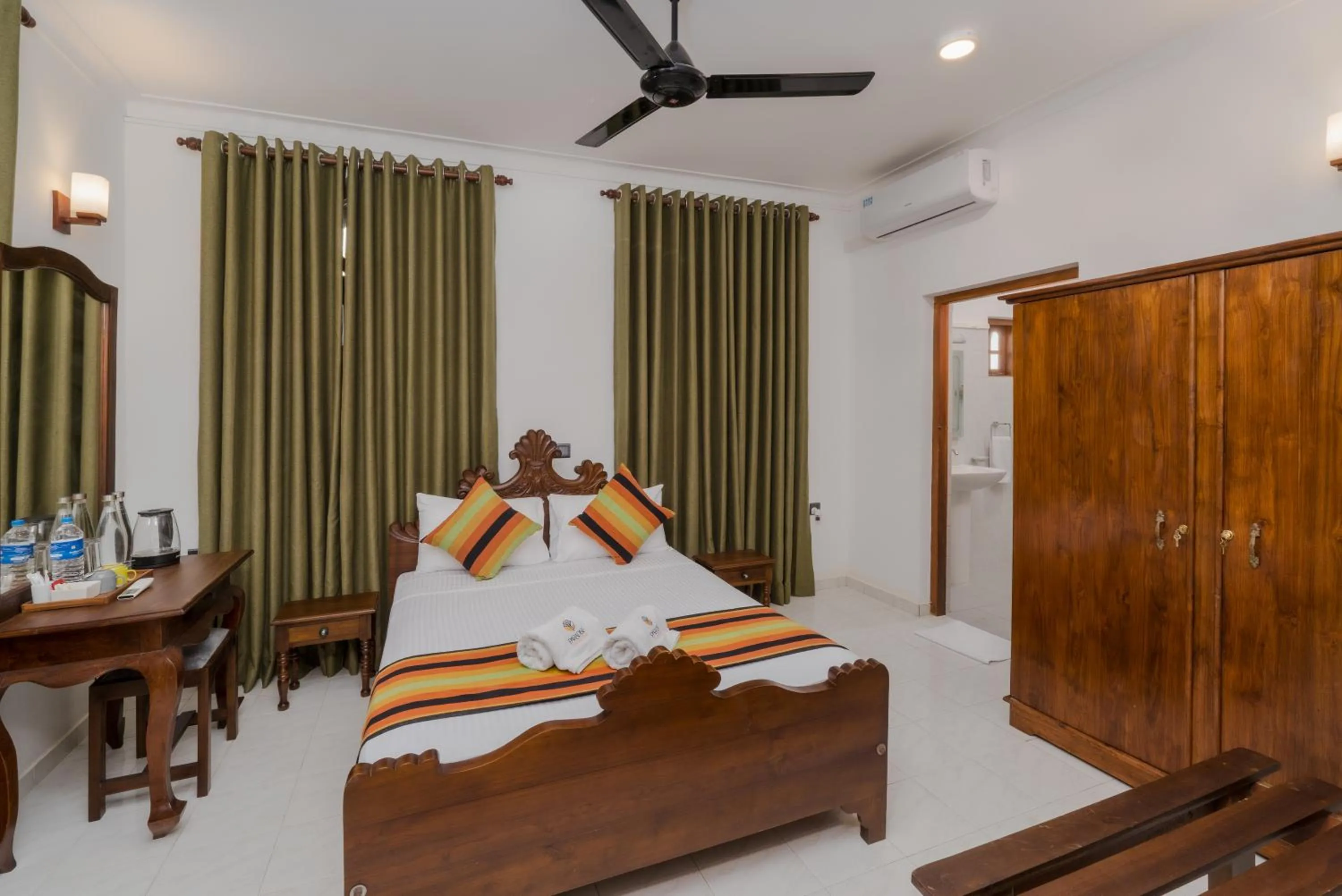 Bedroom, Bed in Paradise Holiday Village