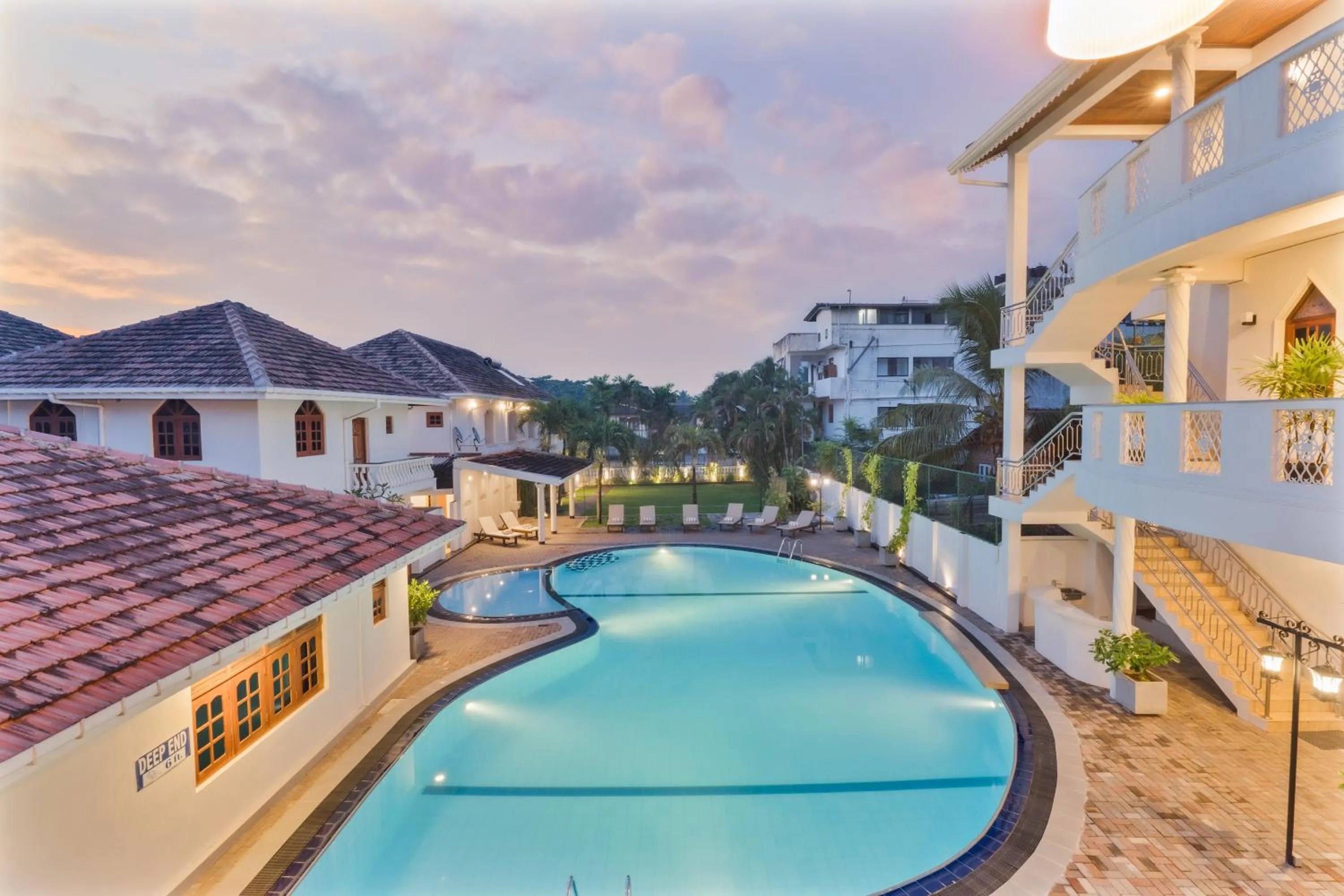 Property building in Paradise Holiday Village