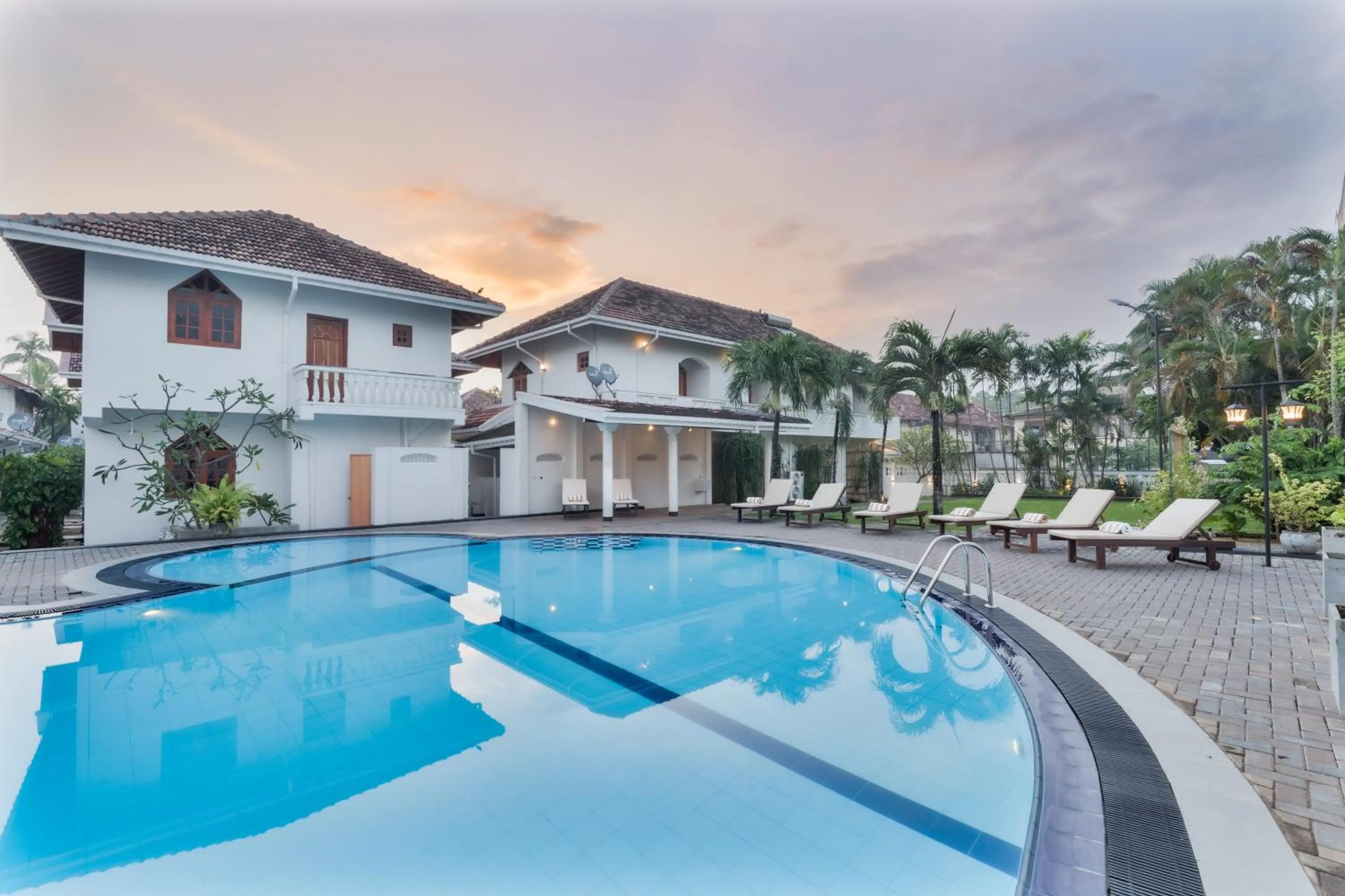 Property building in Paradise Holiday Village