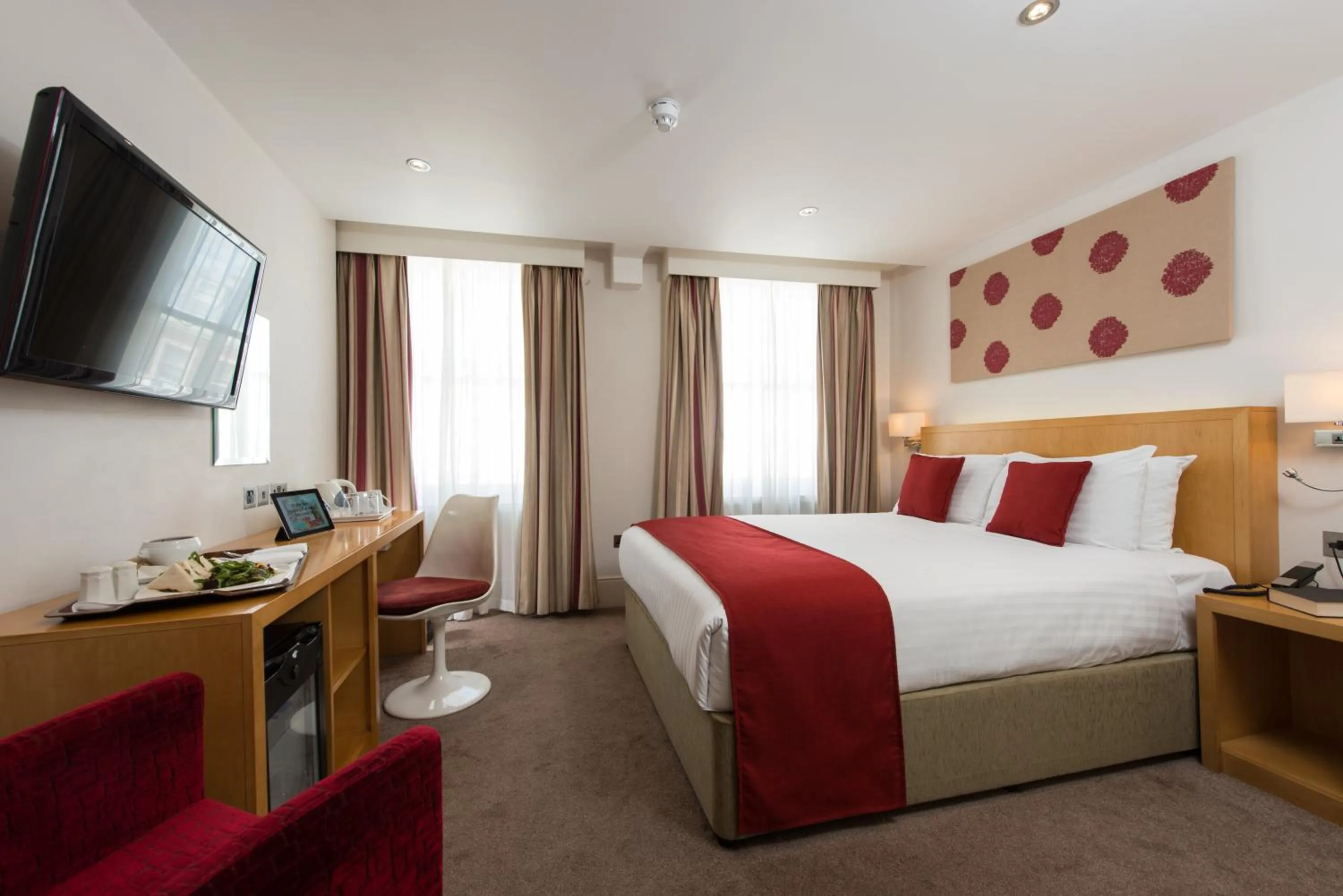 Bedroom in Park International Hotel