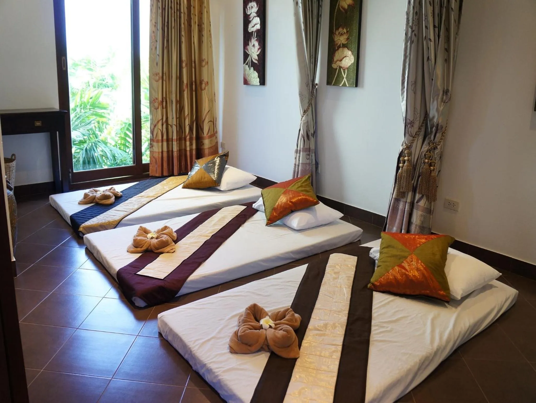 Massage, Bed in The Oriental Tropical Beach at VIP Resort