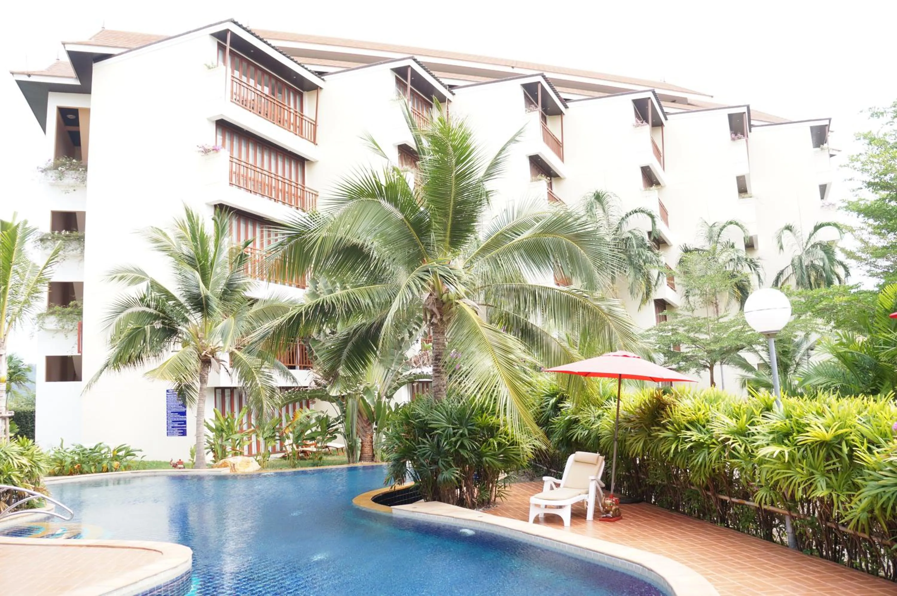 Pool view in The Oriental Tropical Beach at VIP Resort