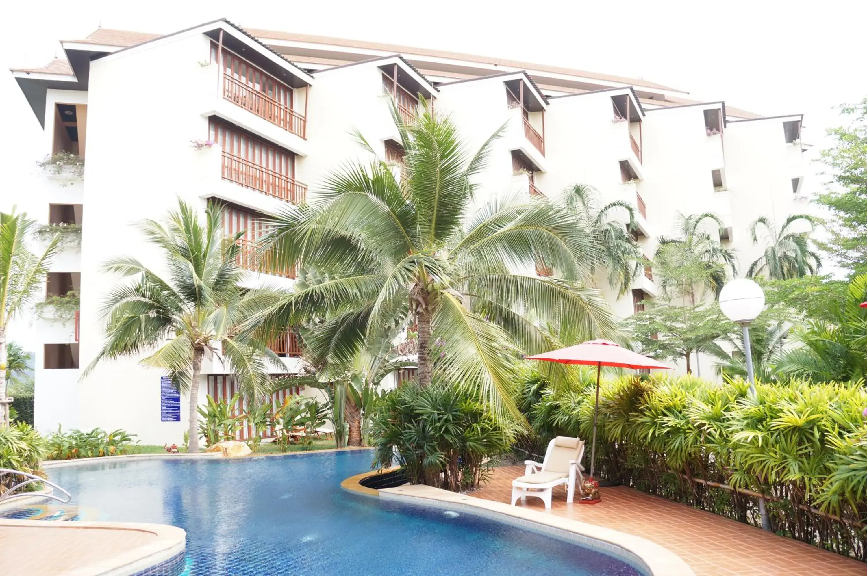 Pool view in The Oriental Tropical Beach at VIP Resort Pool view in The Oriental Tropical Beach at VIP Resort