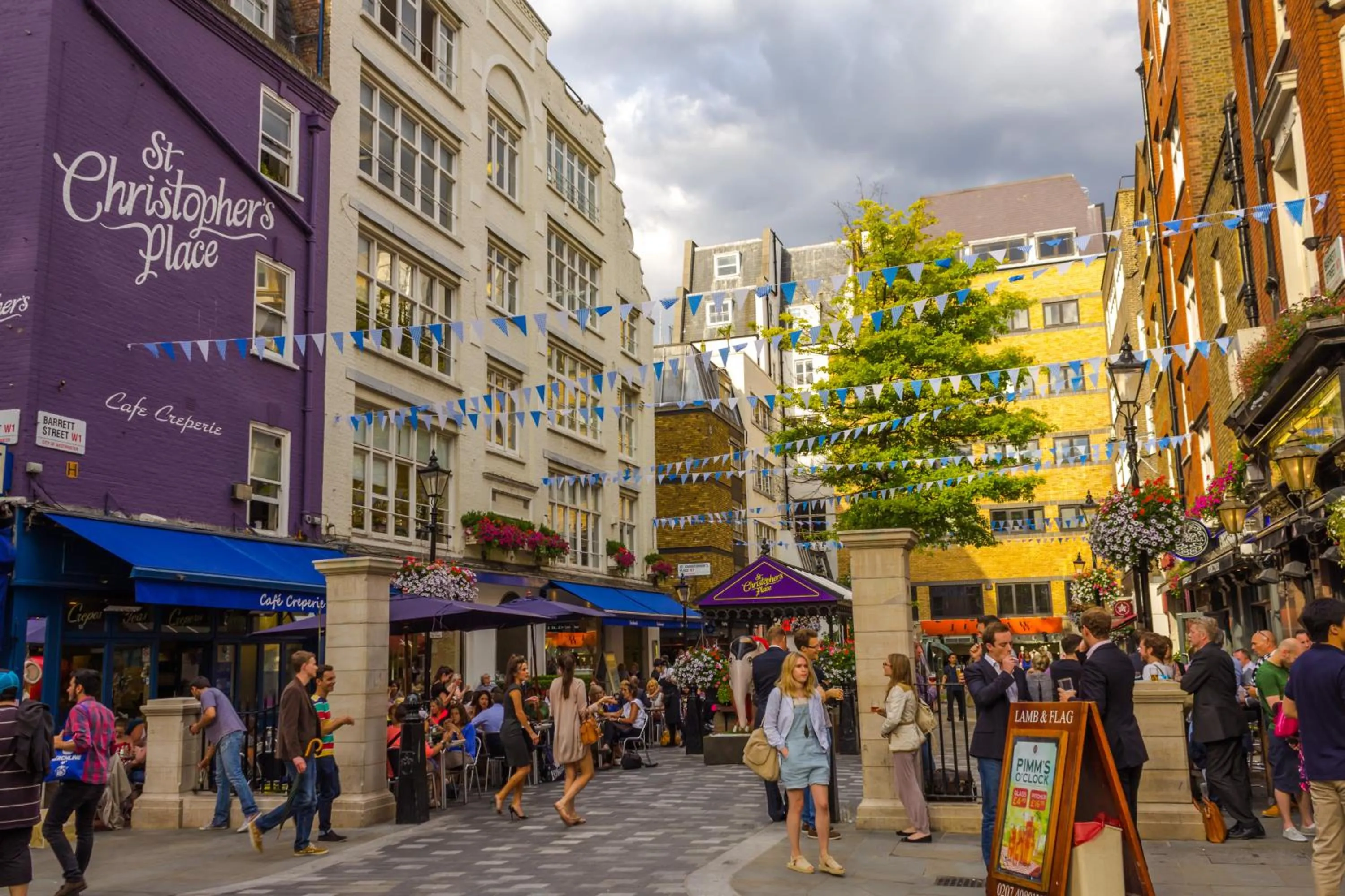 Neighbourhood in The Mandeville Hotel