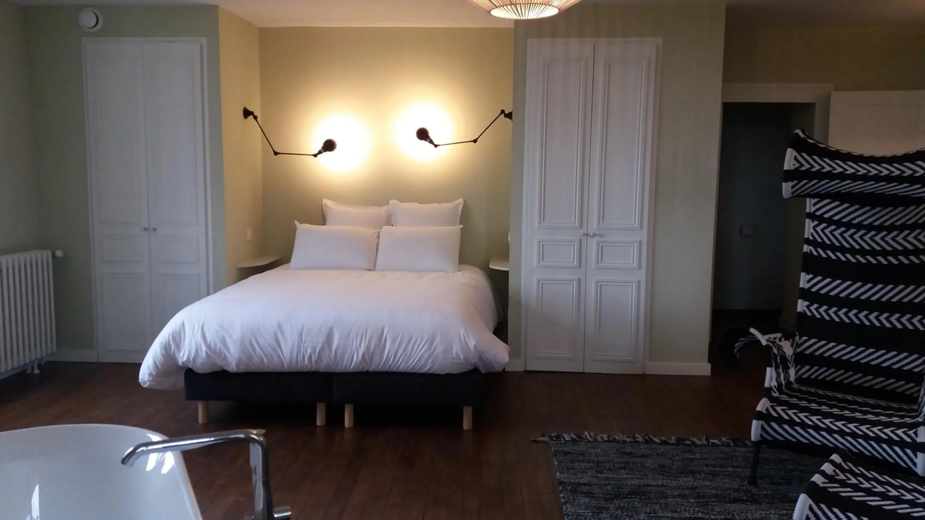 Bedroom, Bed in Les Demeures de Valette