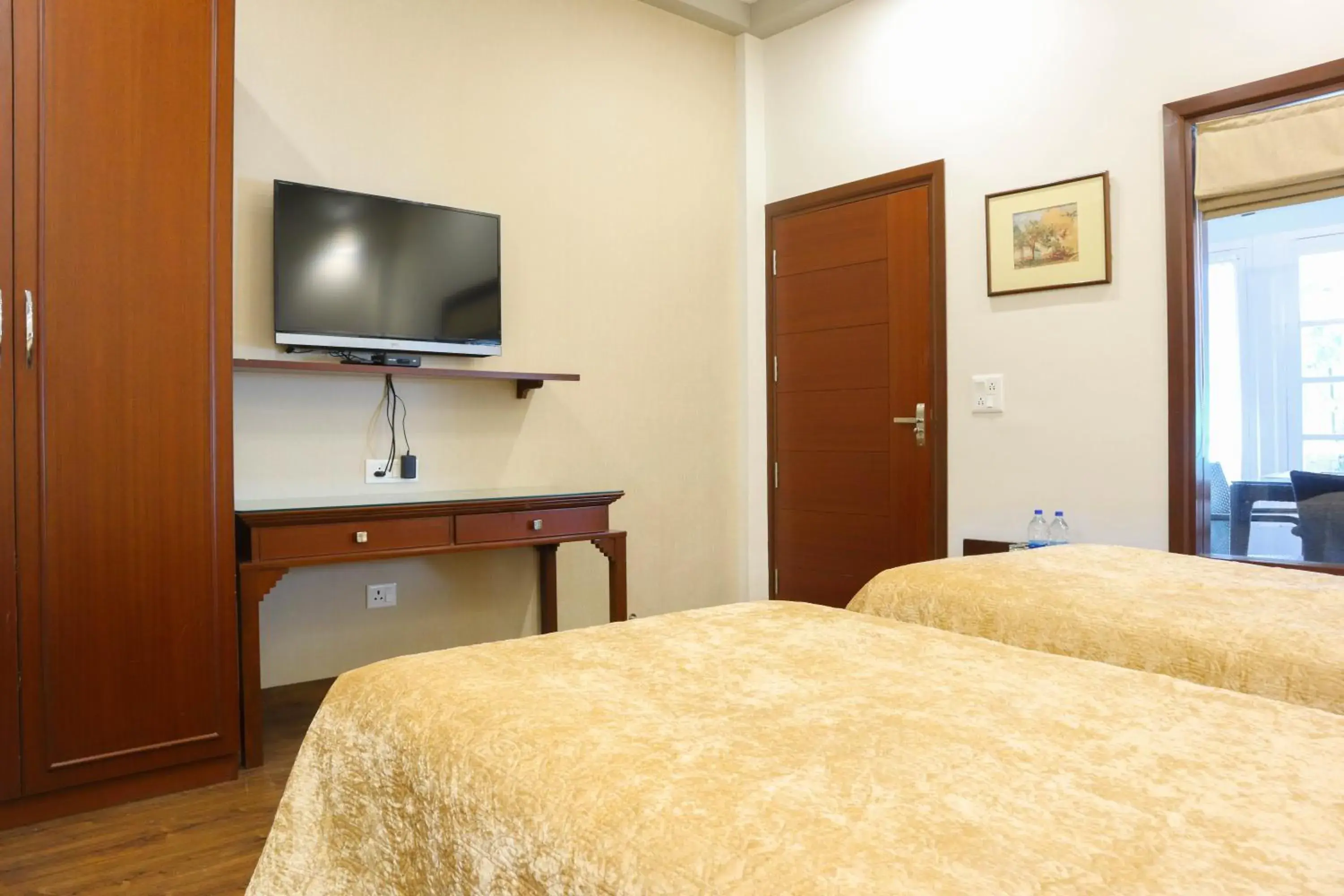 TV and multimedia, Bed in Vikram Vintage Inn TV and multimedia, Bed in Vikram Vintage Inn