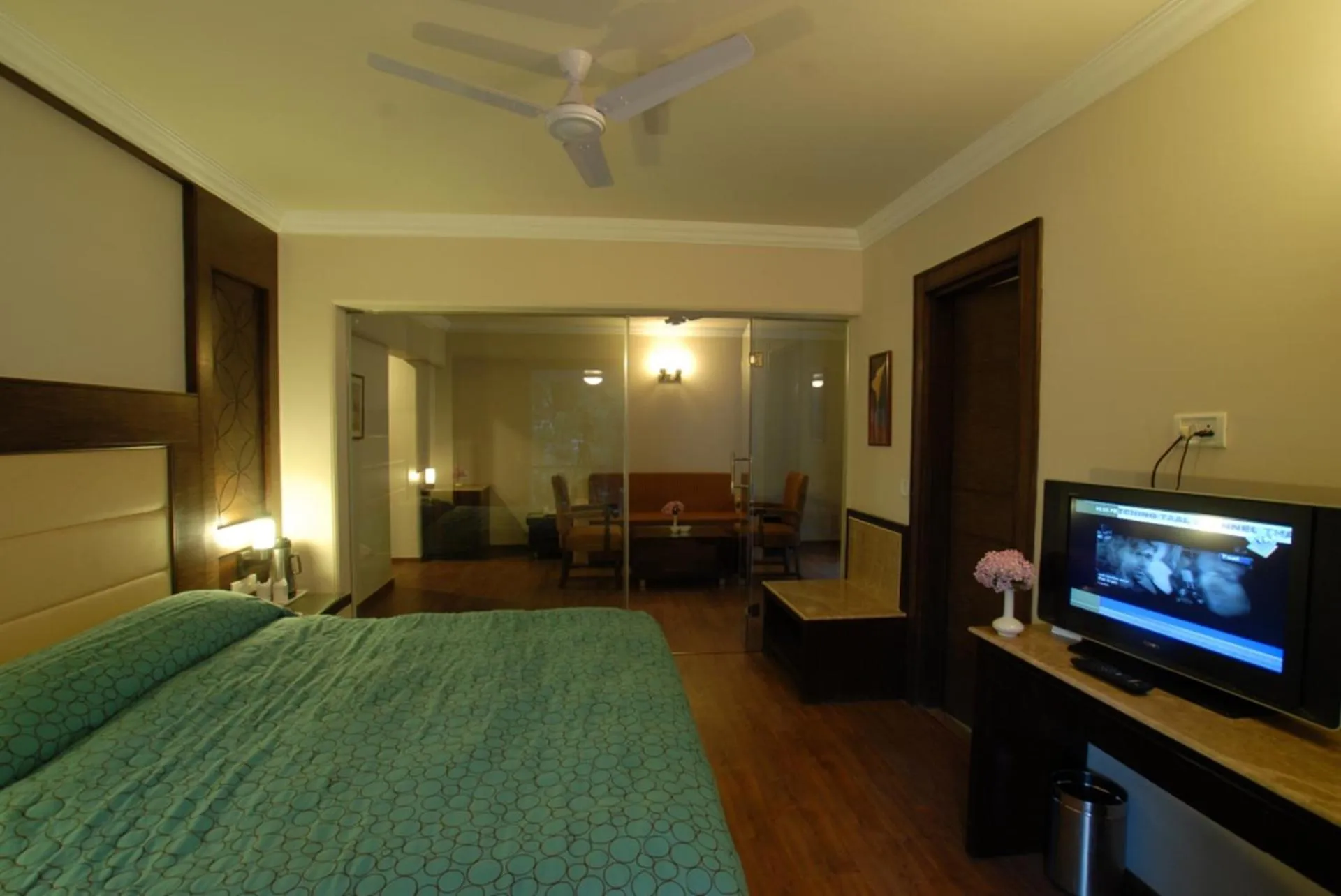 Bed in Vikram Vintage Inn