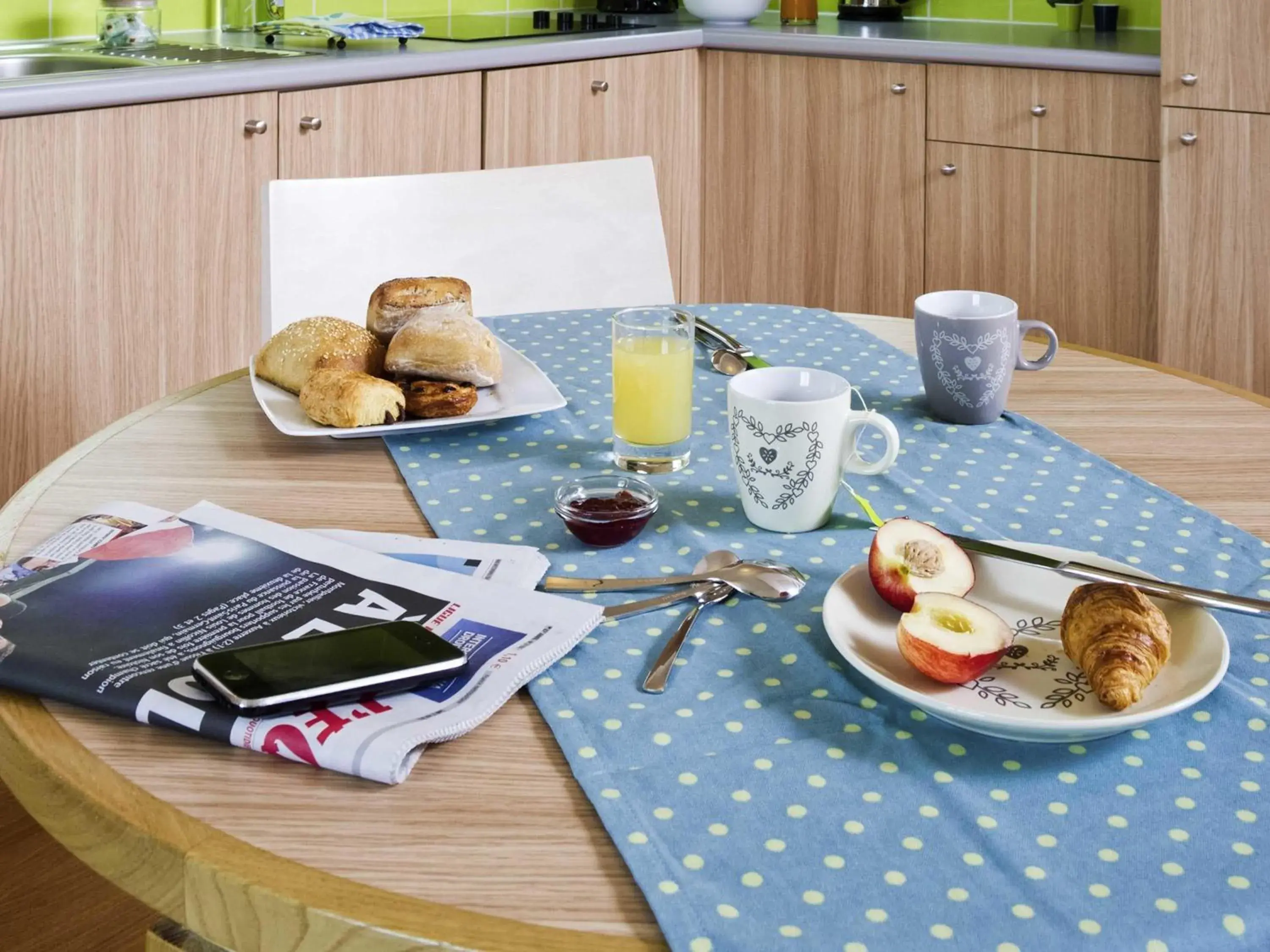 Property building in Aparthotel Adagio Paris Vincennes Property building in Aparthotel Adagio Paris Vincennes