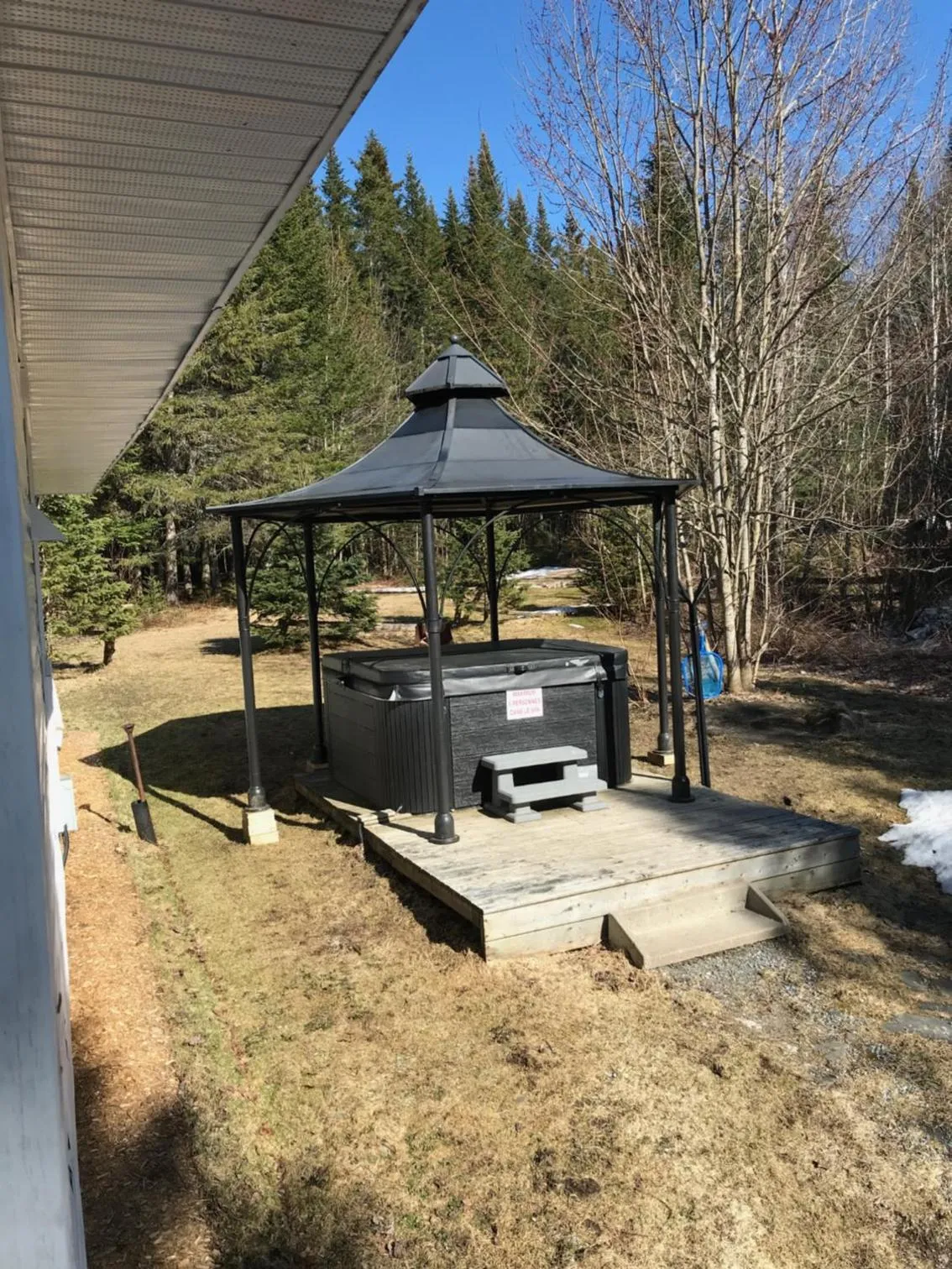 Camping Chalets Spas Pignons Rouges