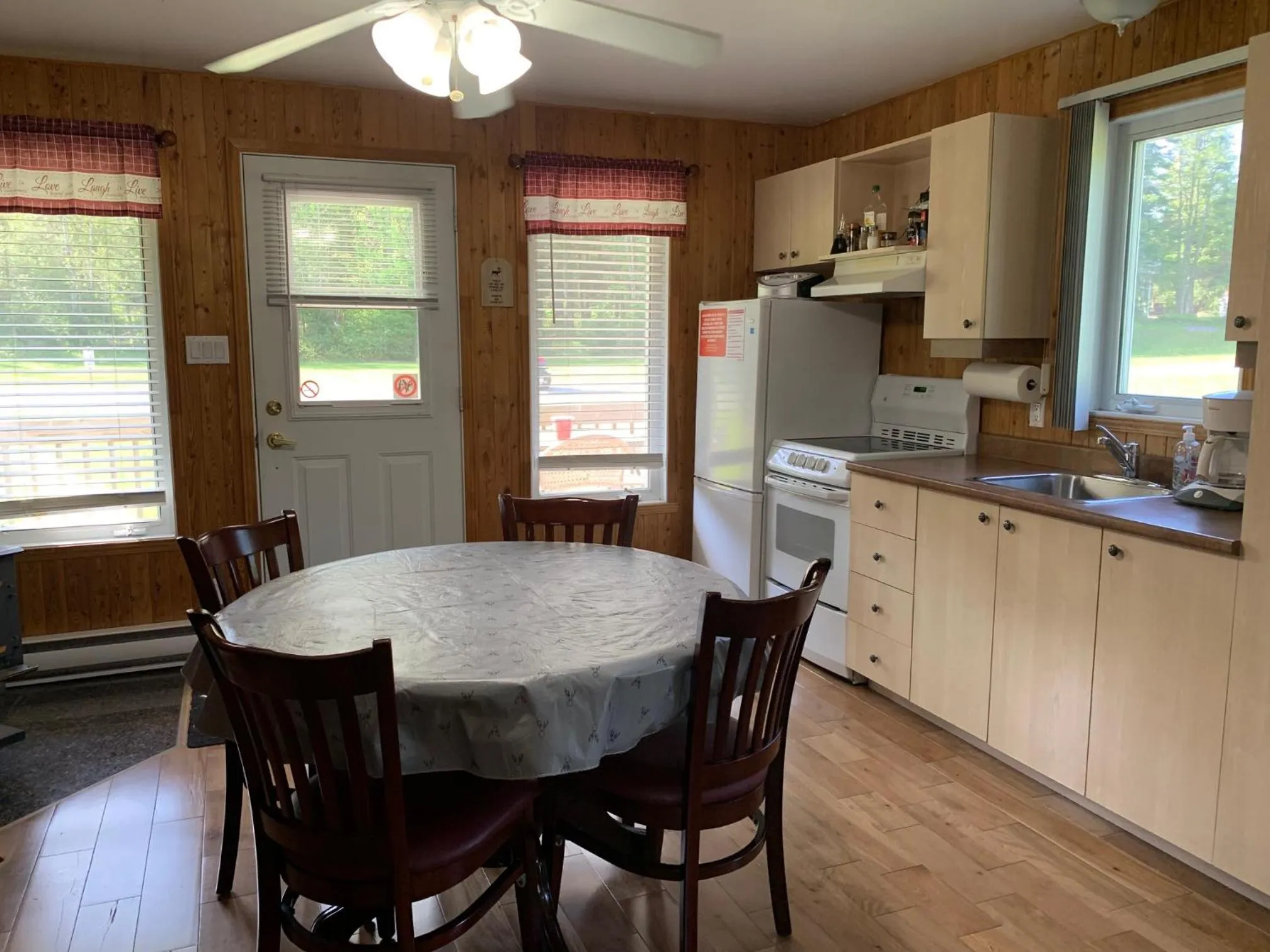 Camping Chalets Spas Pignons Rouges