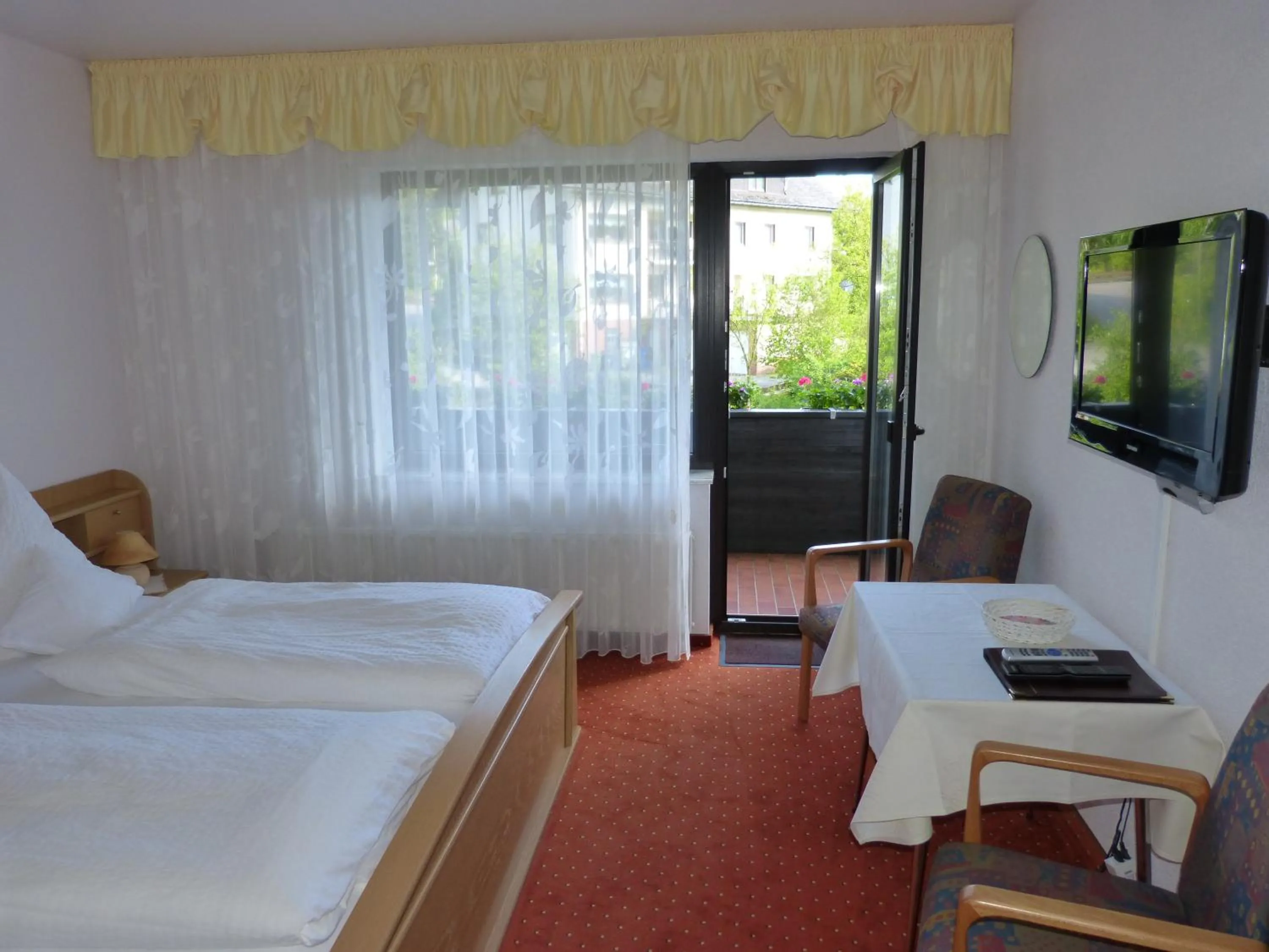 Photo of the whole room, Bed in Cafe-Pension Waldesruh