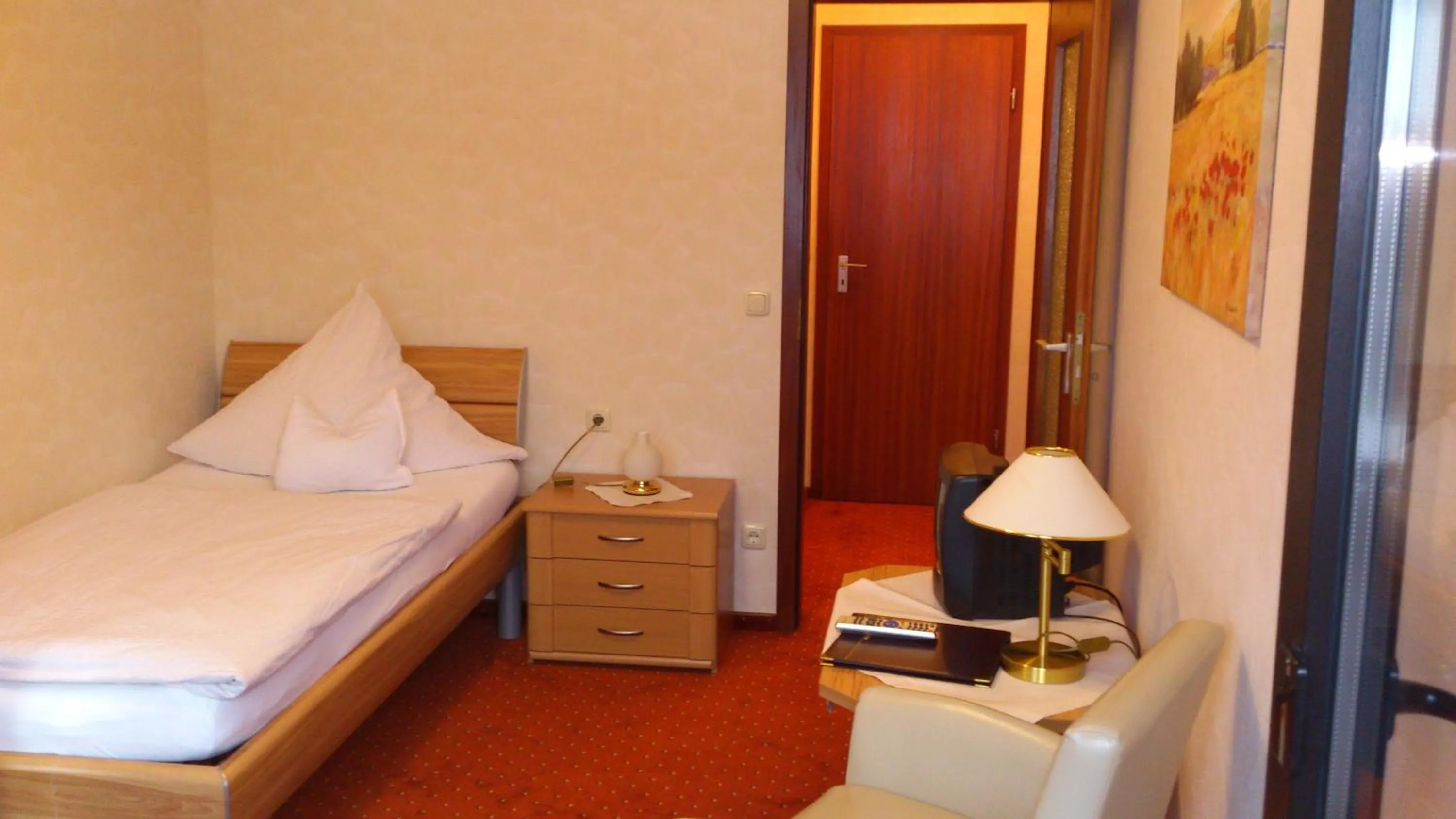 Photo of the whole room, Bed in Cafe-Pension Waldesruh