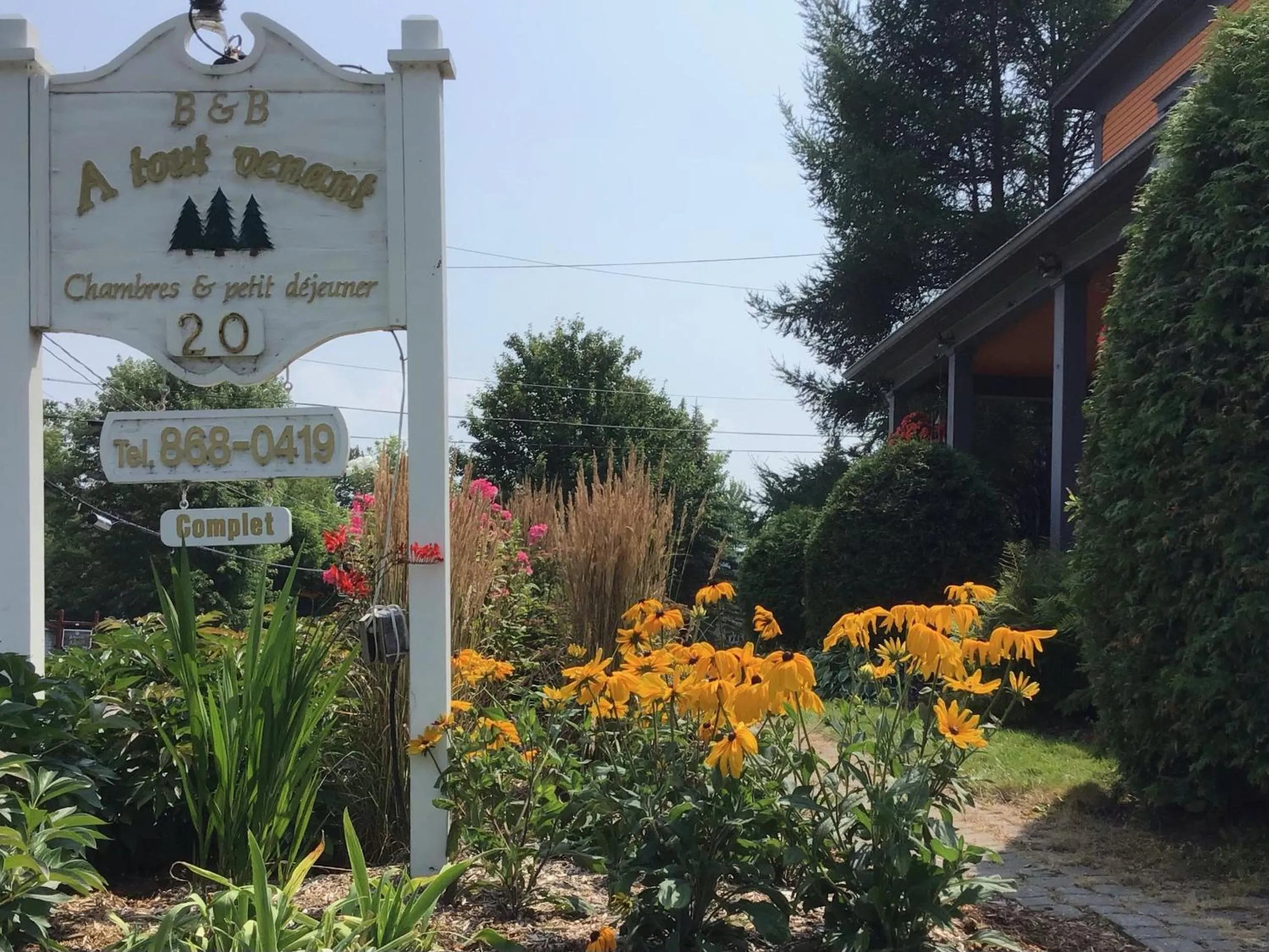 Facade/entrance in À Tout Venant B&B