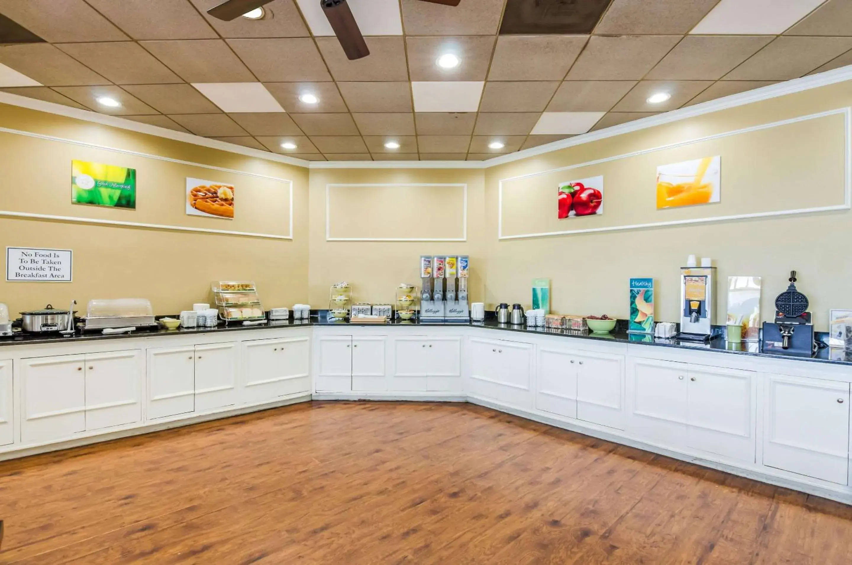 Restaurant/places to eat in Quality Inn Roanoke Airport Restaurant/places to eat in Quality Inn Roanoke Airport