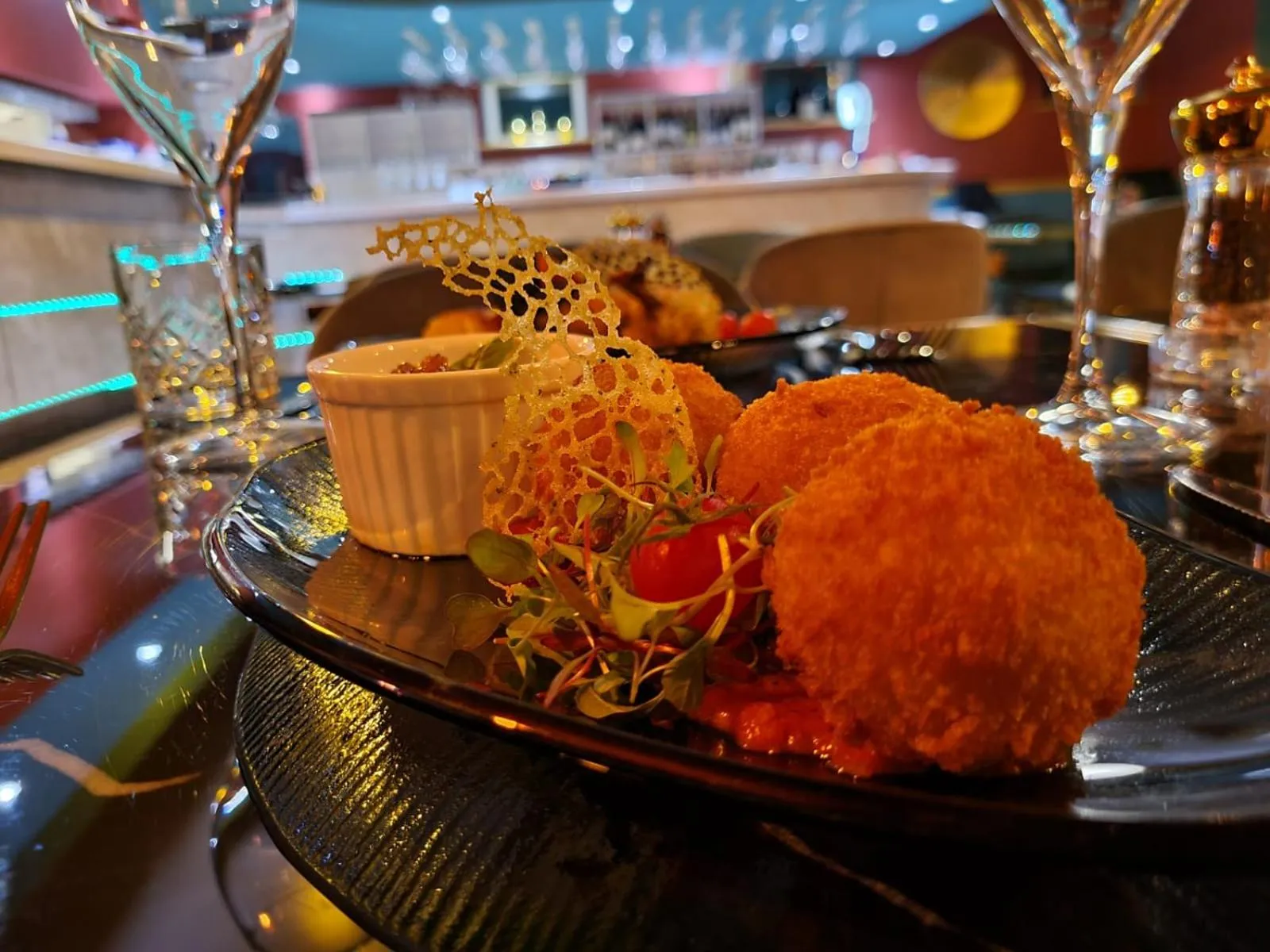 Restaurant/places to eat in La Haule Manor