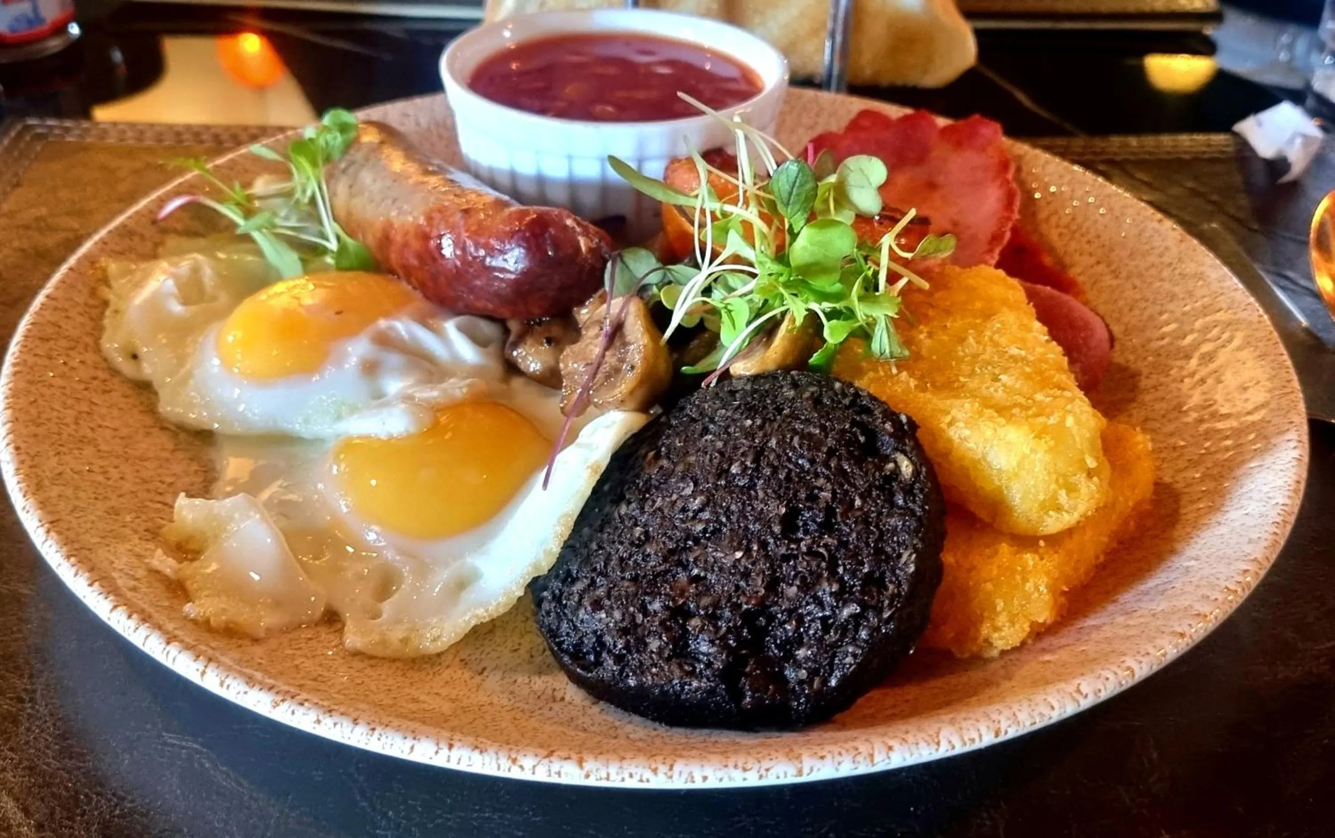 Restaurant/places to eat in La Haule Manor