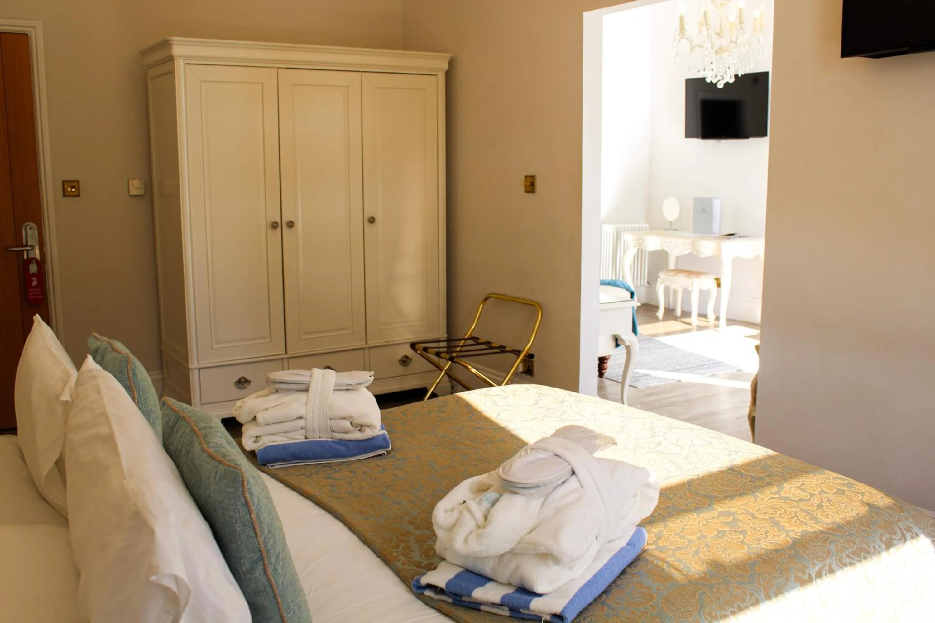 Bed in La Haule Manor