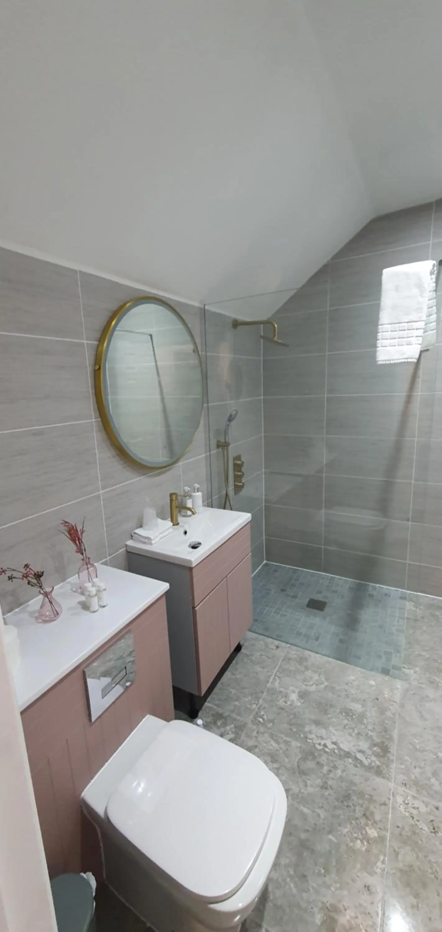 Bathroom in La Haule Manor