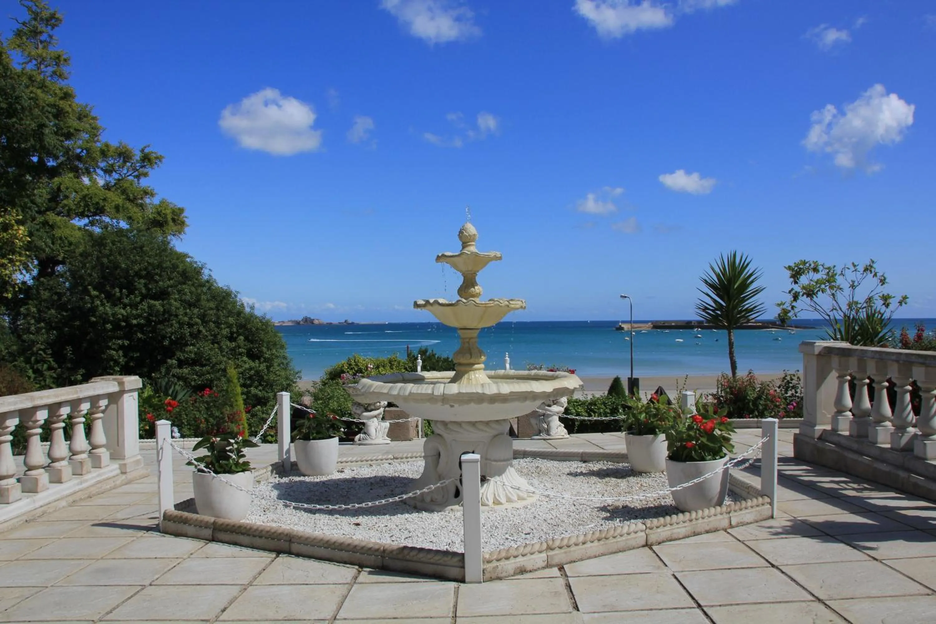 Beach in La Haule Manor