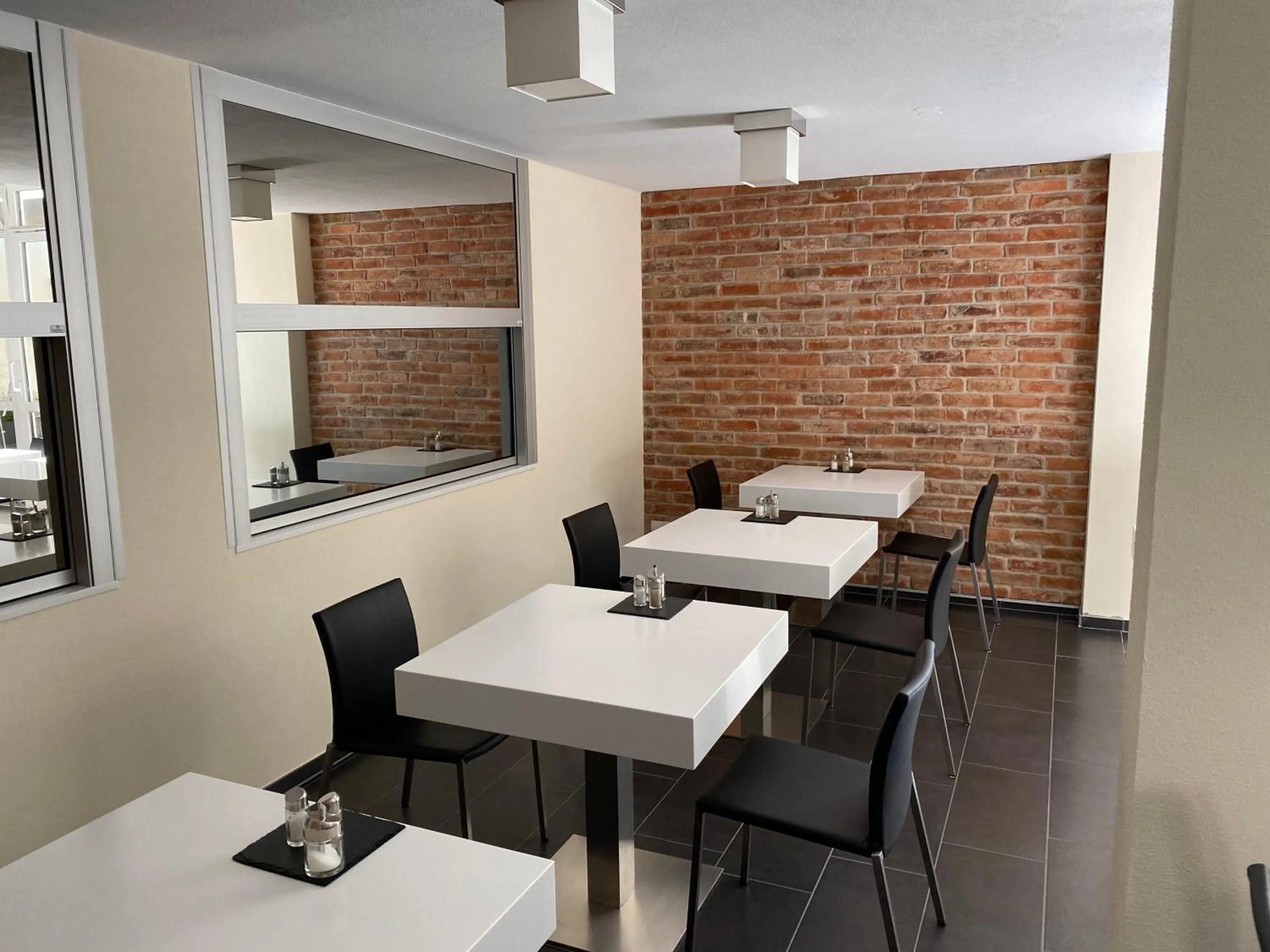 Breakfast in Boardinghouse HOME - adults only -