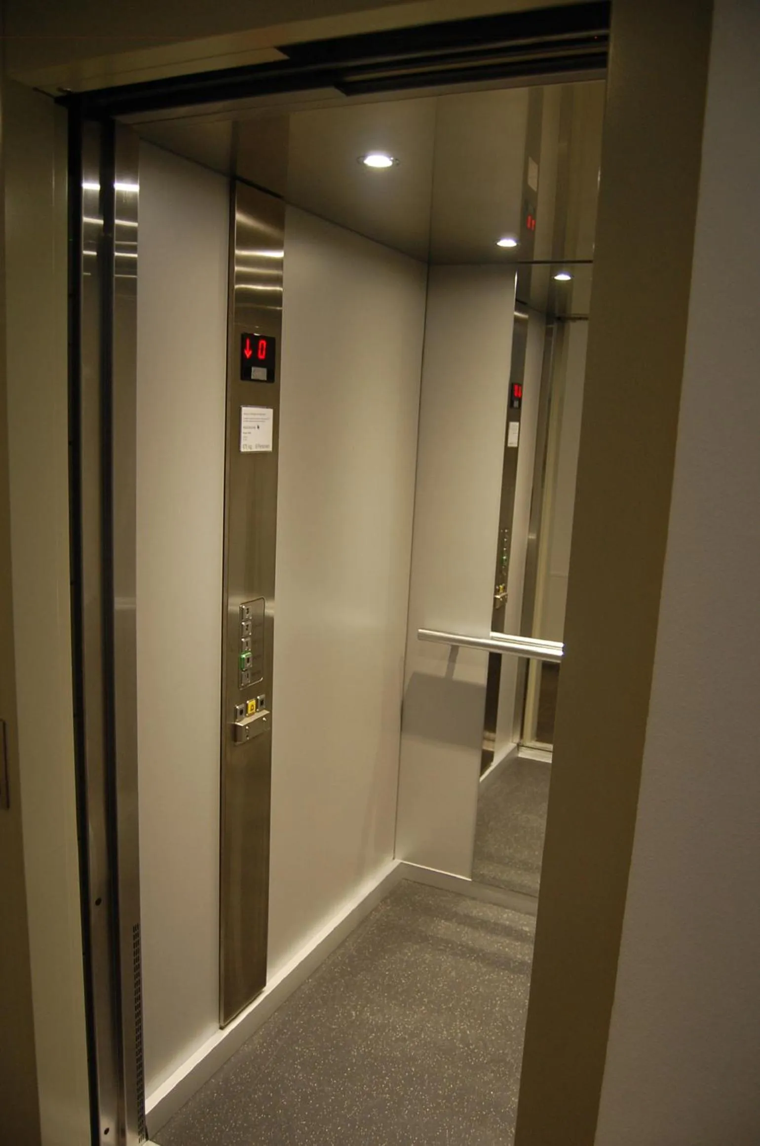 Decorative detail in Boardinghouse HOME - adults only -