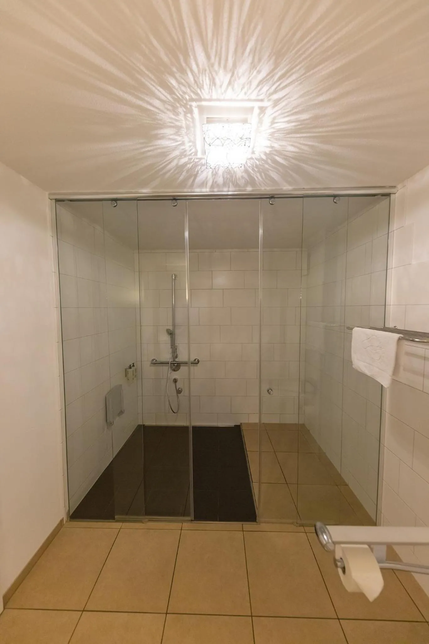 Shower in Boardinghouse HOME - adults only -