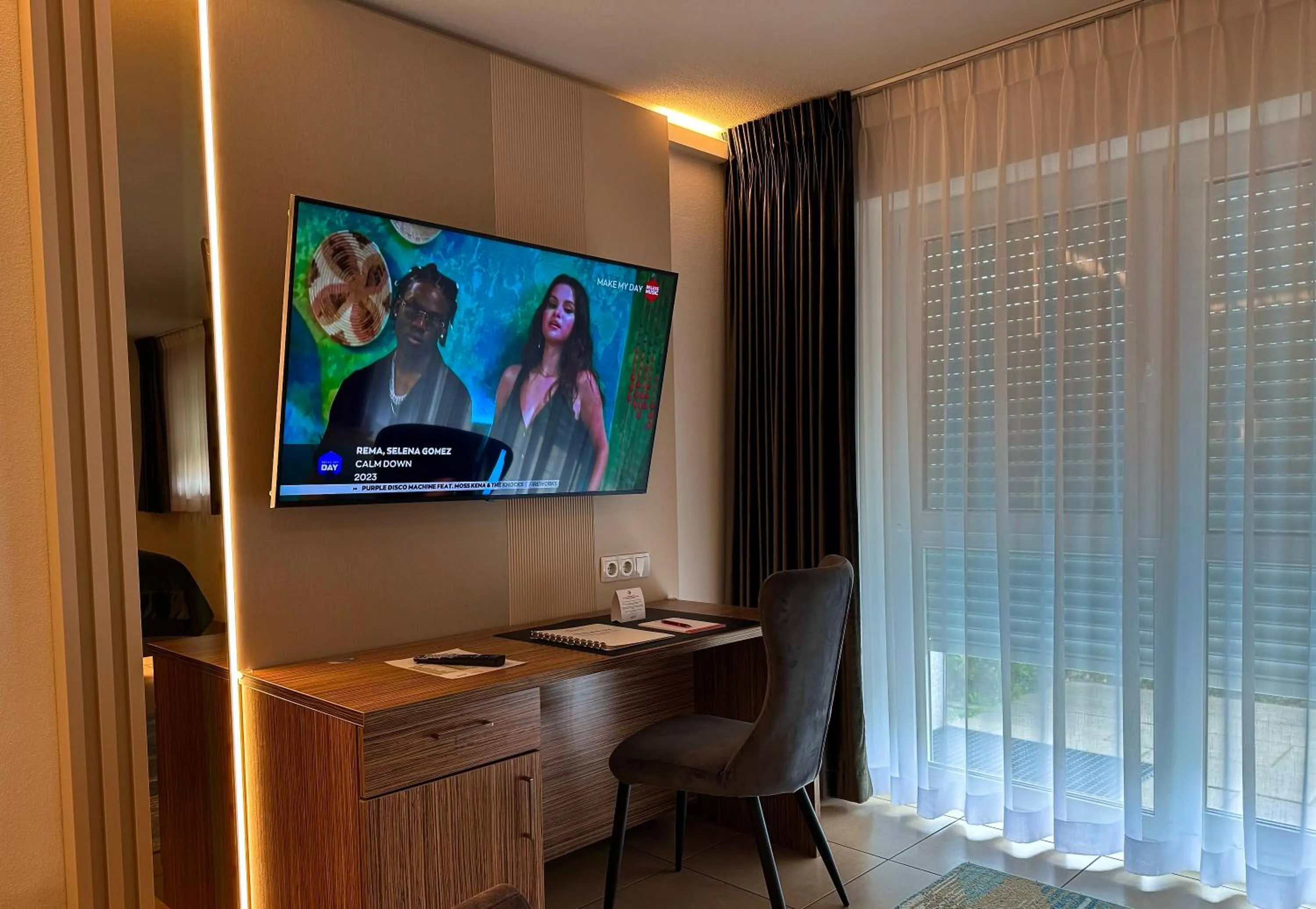 TV and multimedia in Boardinghouse HOME - adults only -