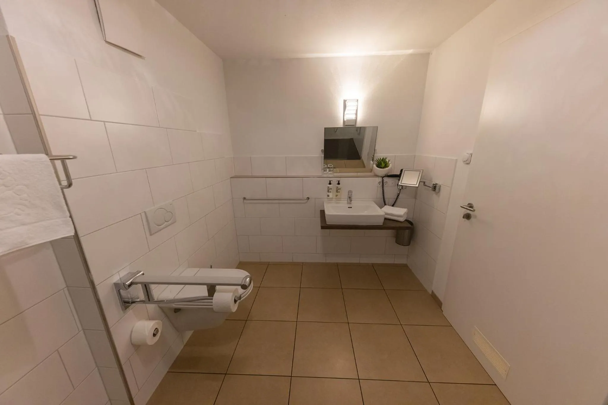 Toilet in Boardinghouse HOME - adults only -
