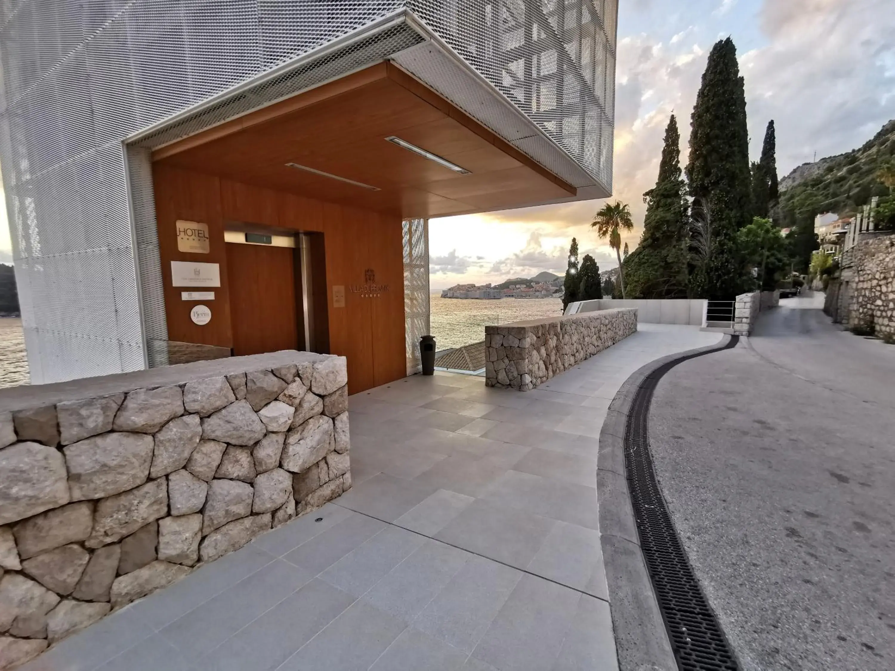 Facade/entrance in Villa Dubrovnik