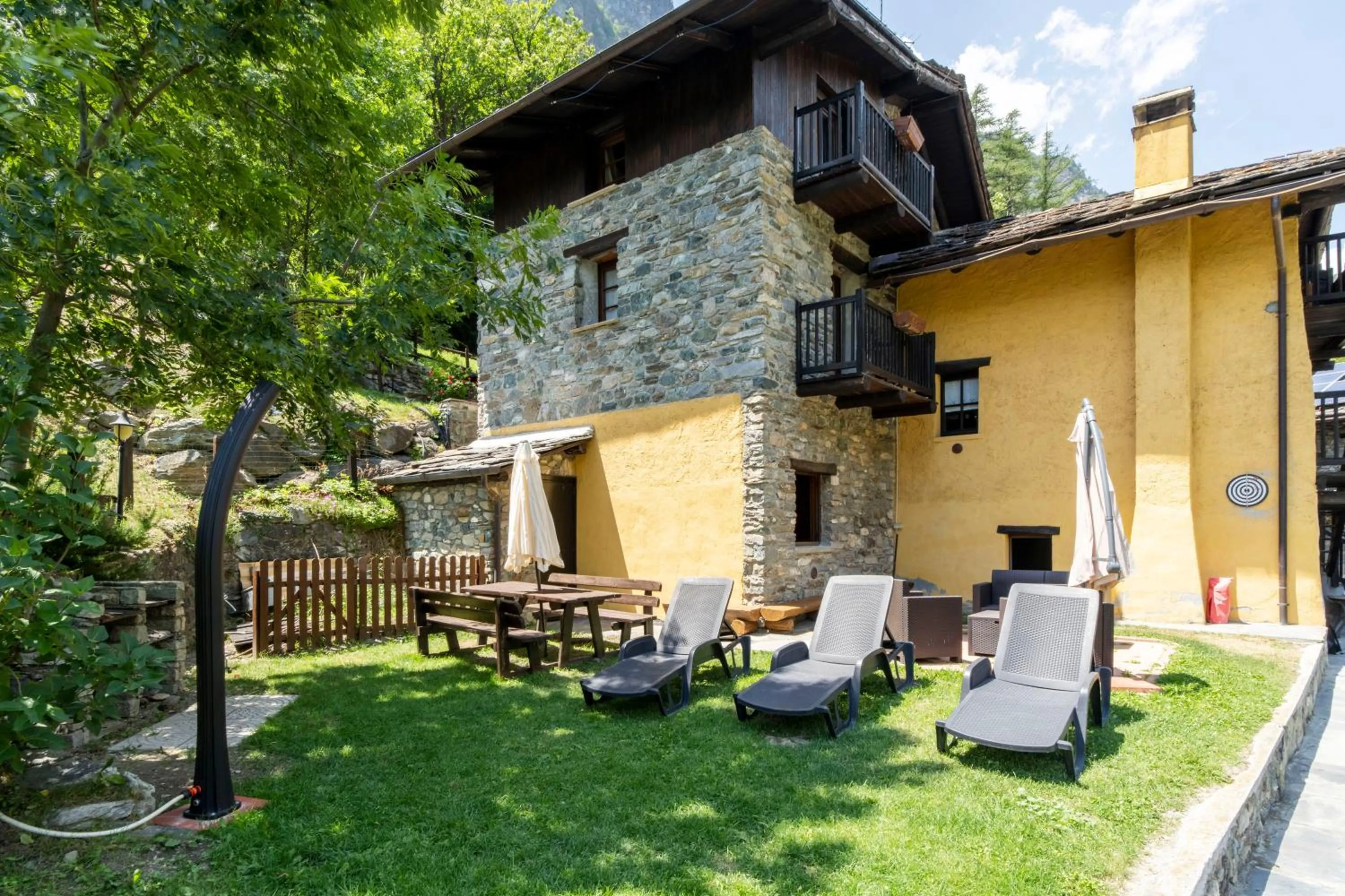 Property building in Residence Covalou