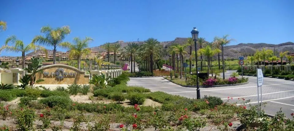 Property building in Hostel Águilas Isla del Fraile