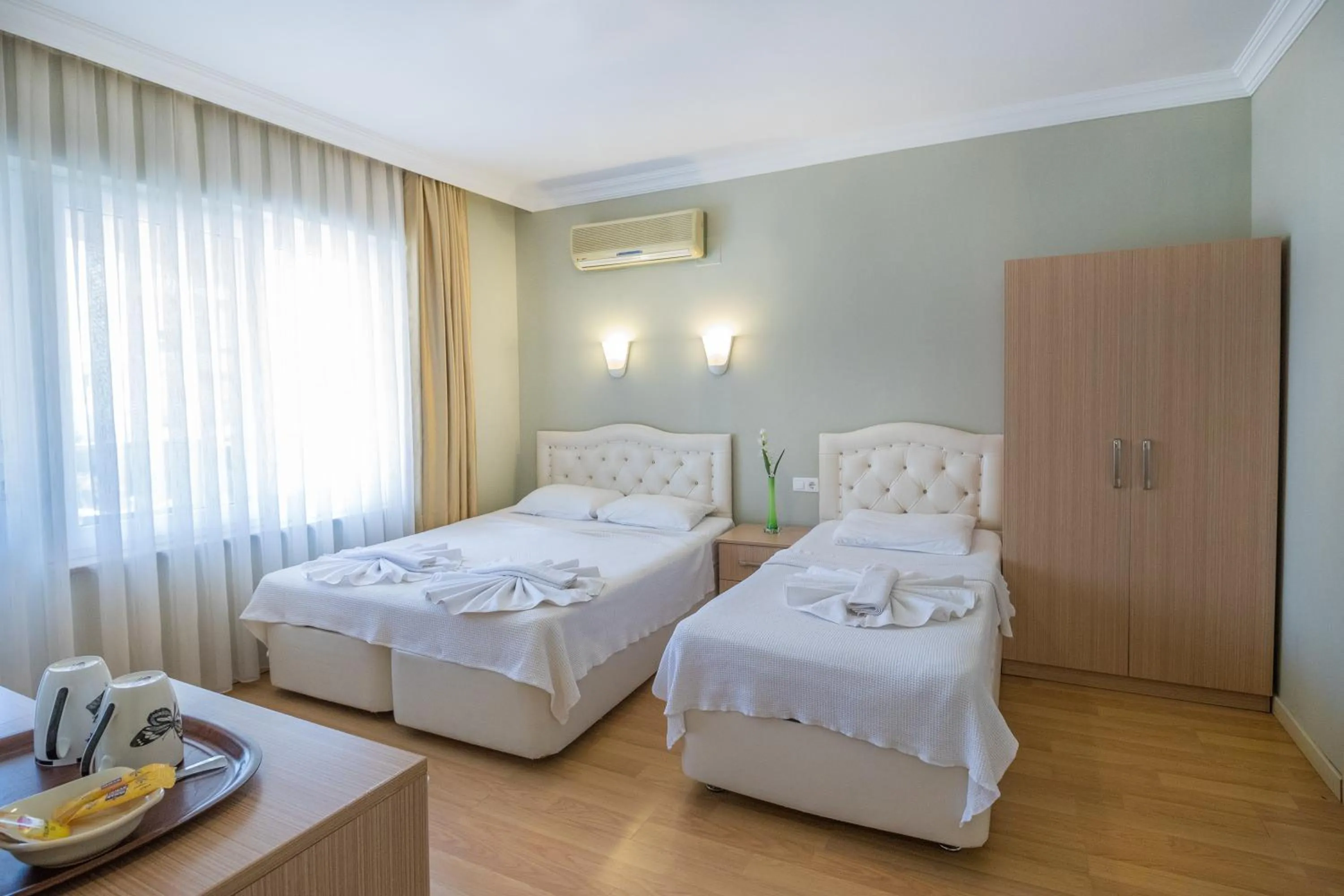 Bedroom, Bed in Hotel Dost