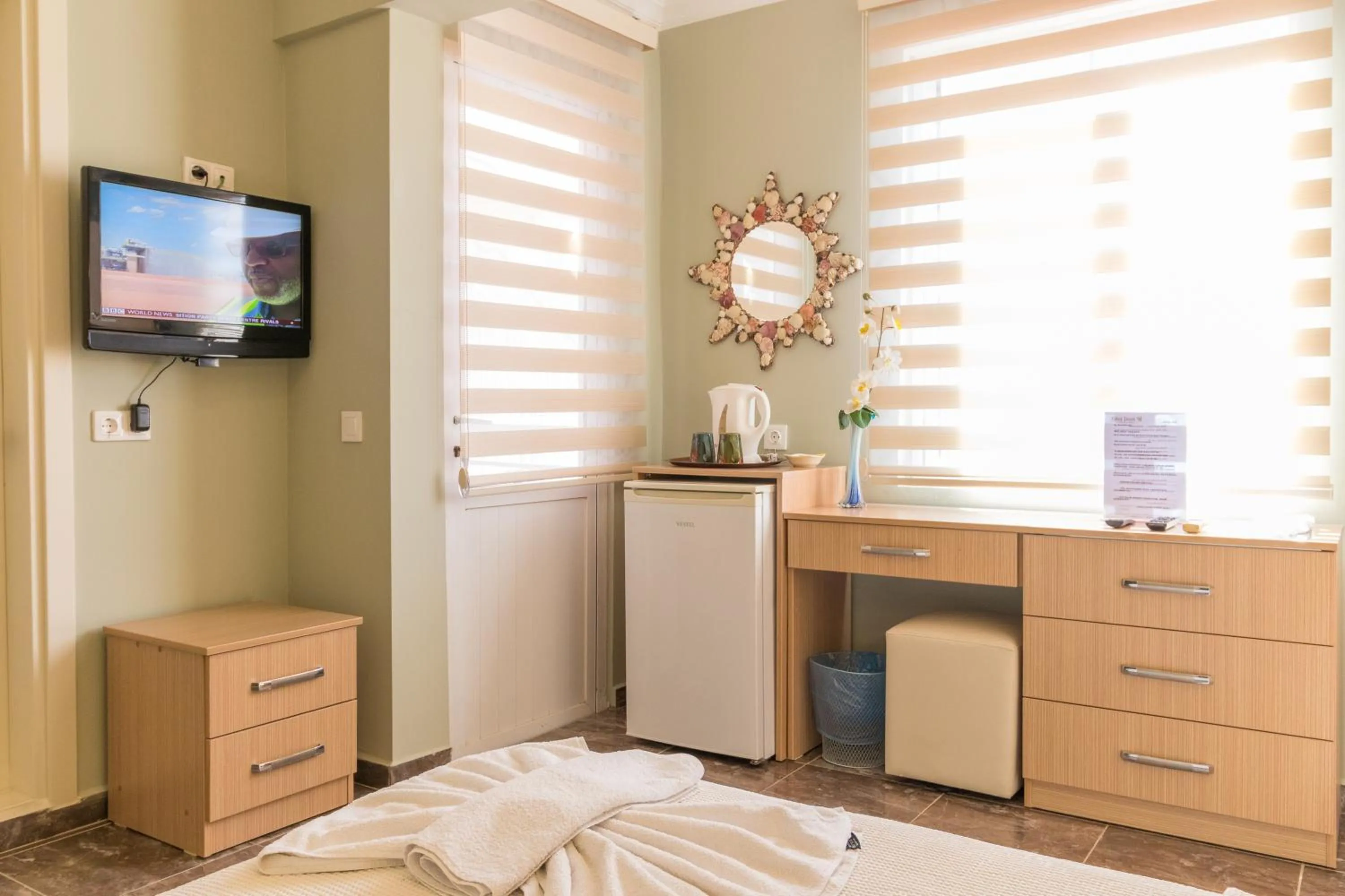 TV and multimedia, Bed in Hotel Dost