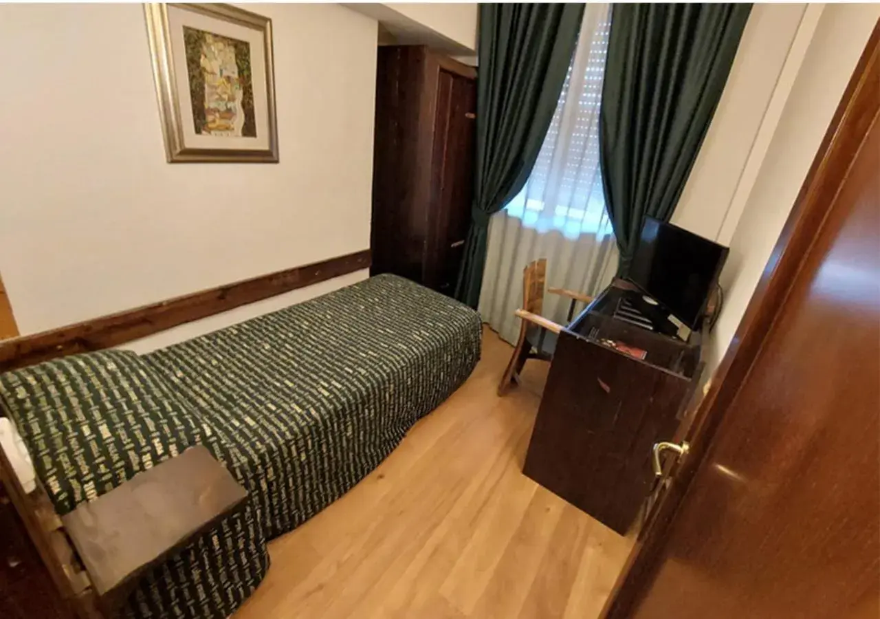 Bed in Hotel Giò Wine e Jazz Area Bed in Hotel Giò Wine e Jazz Area